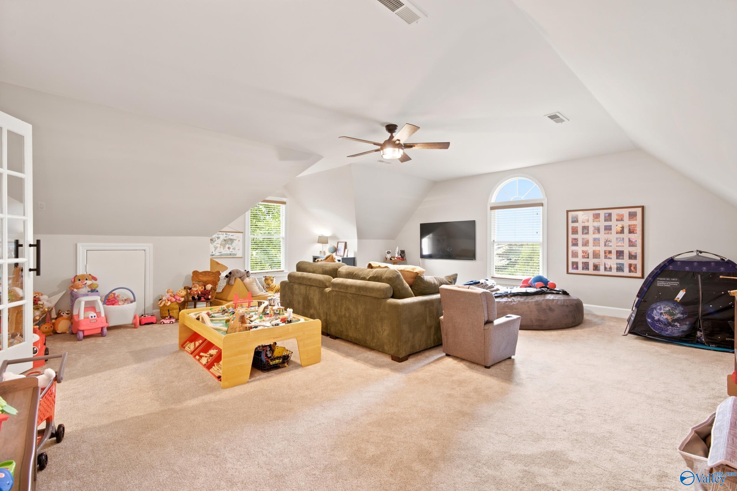 128 Kensington Drive