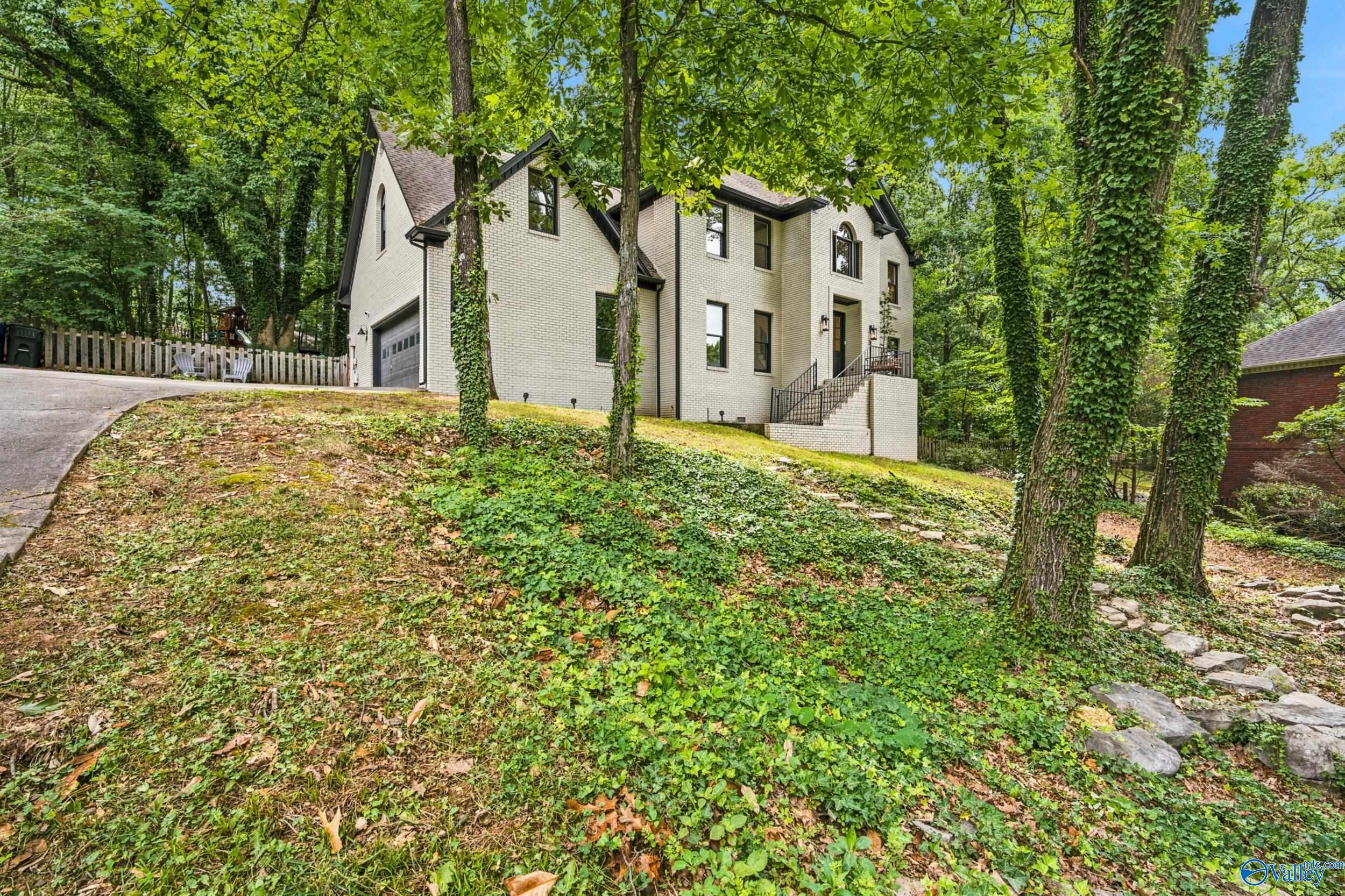 128 Kensington Drive