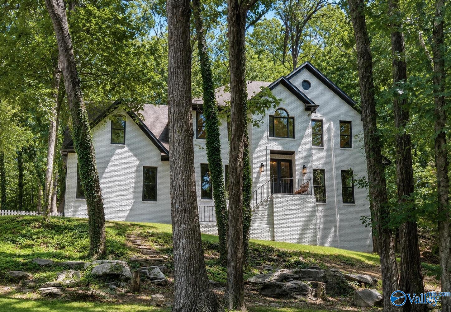 128 Kensington Drive