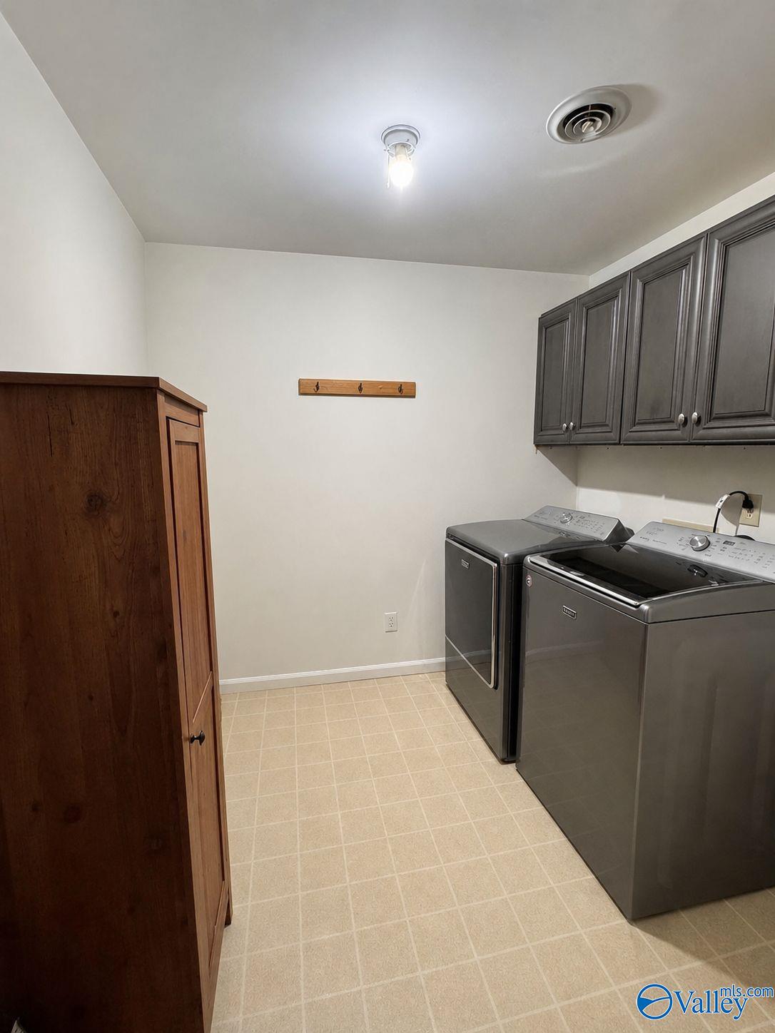 1216 Deborah Drive SE