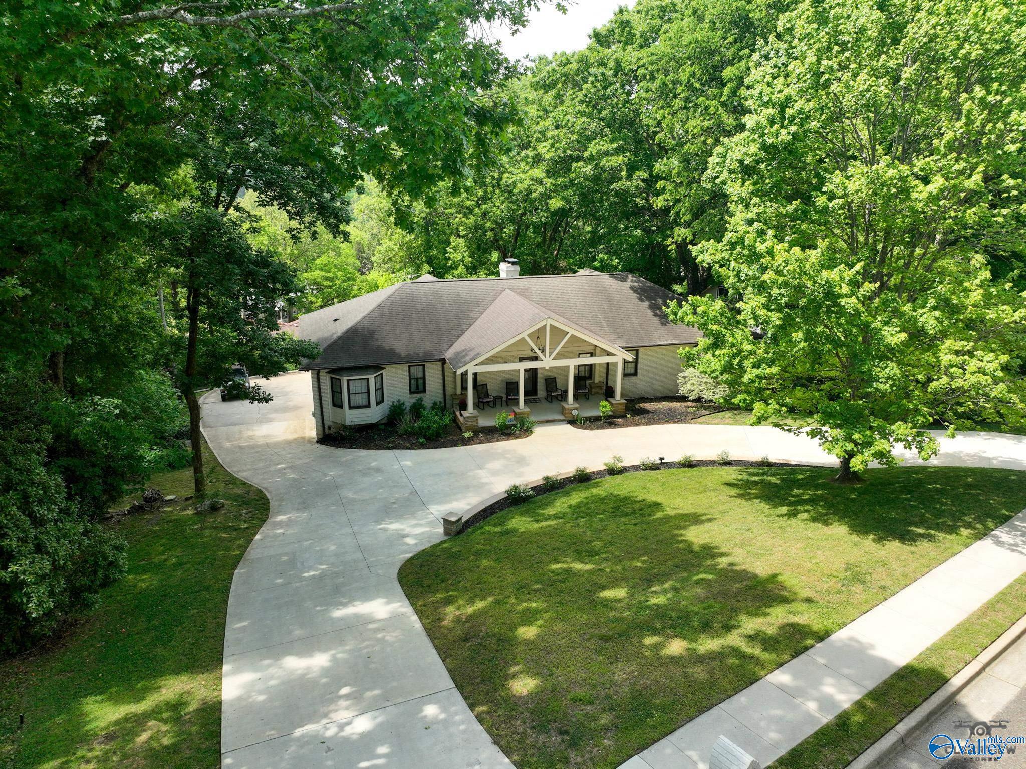 1216 Deborah Drive SE
