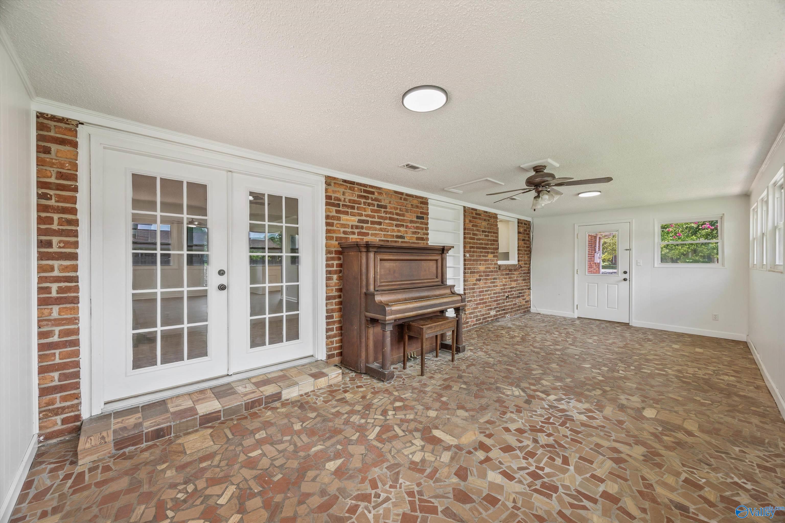 200 Colonial Drive
