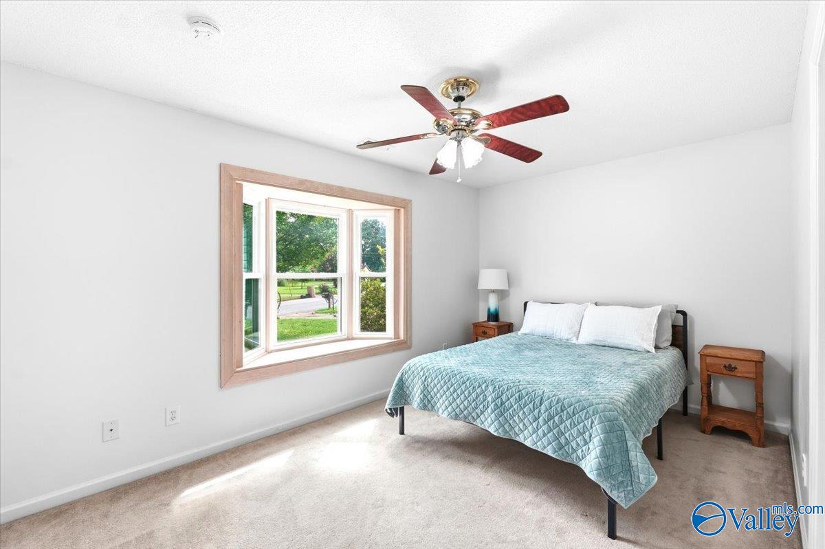 1005 Club View Drive NW