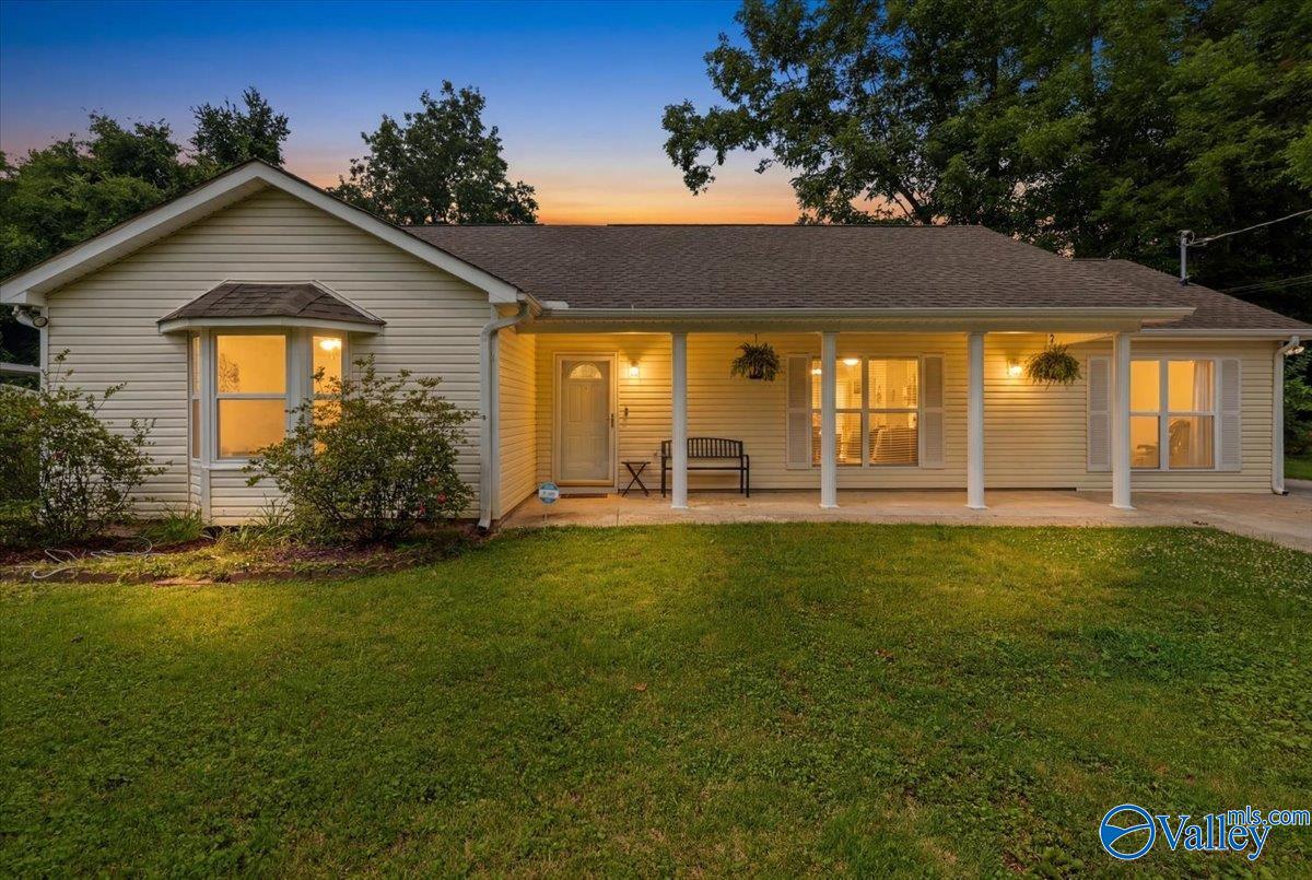 1005 Club View Drive NW