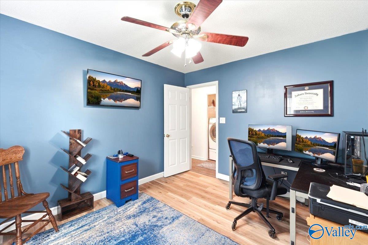1005 Club View Drive NW
