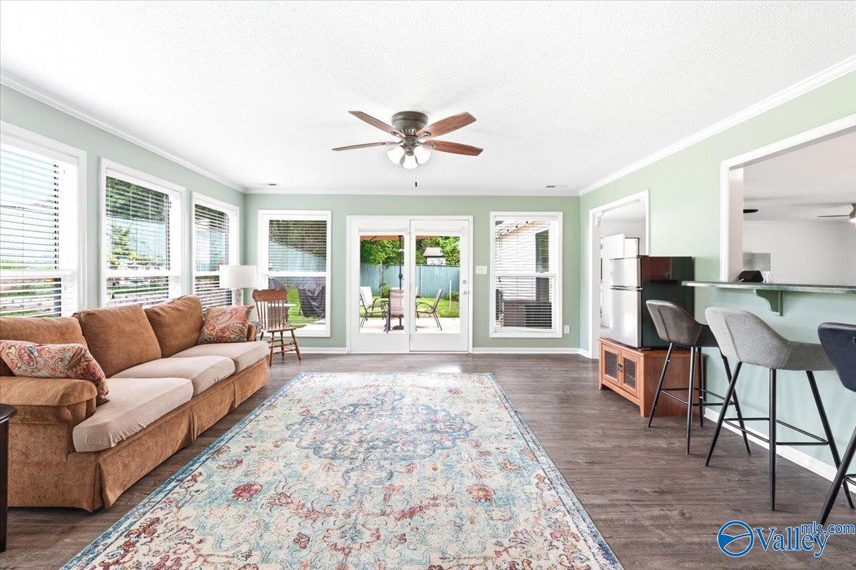 1005 Club View Drive NW