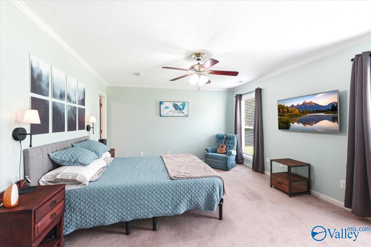 1005 Club View Drive NW