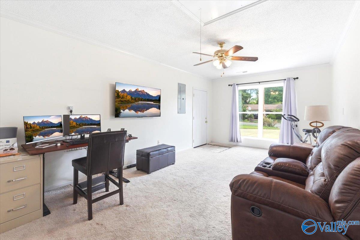 1005 Club View Drive NW