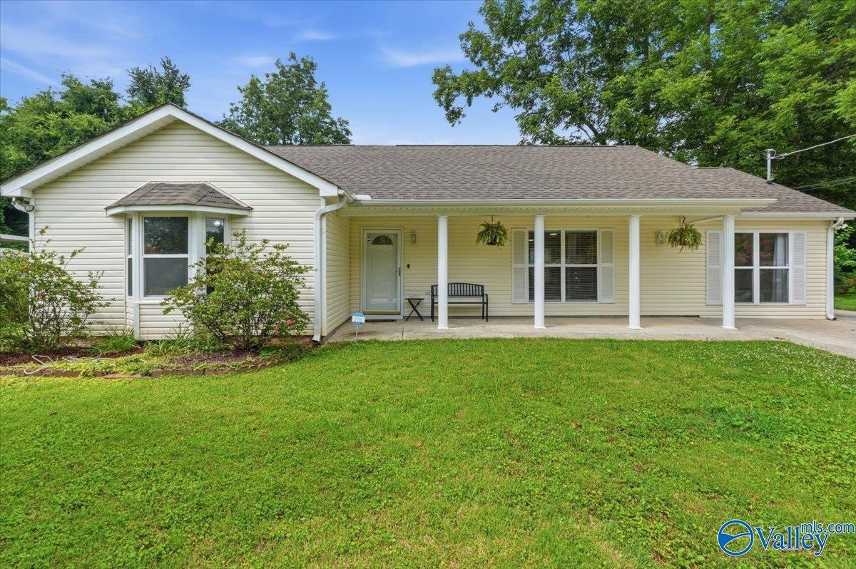 1005 Club View Drive NW