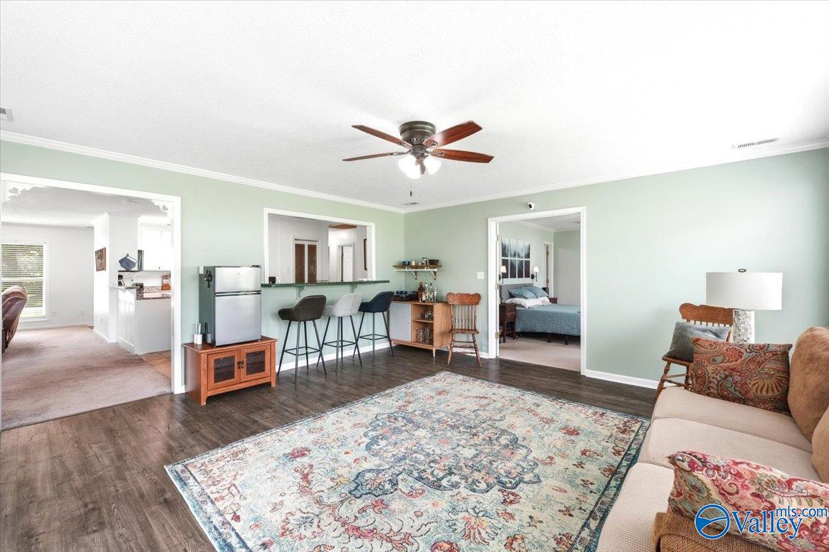 1005 Club View Drive NW