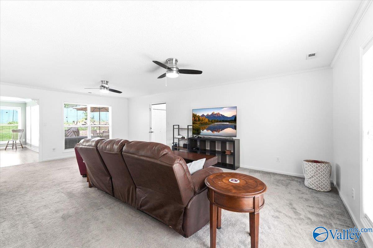 1005 Club View Drive NW