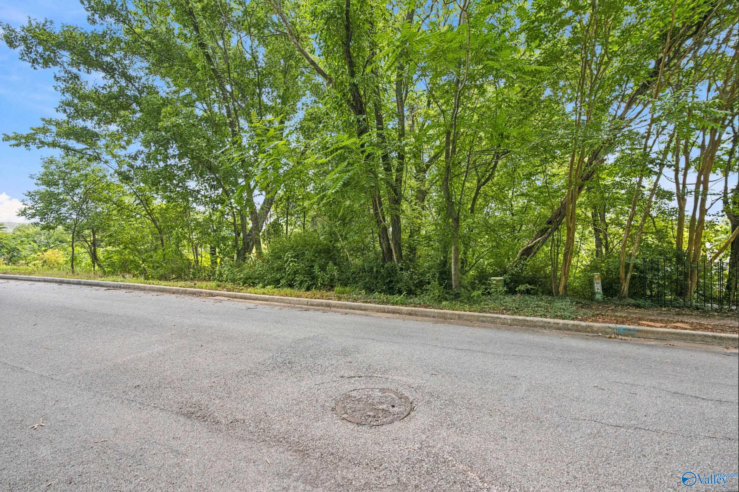 16012 Greentree Trail SE
