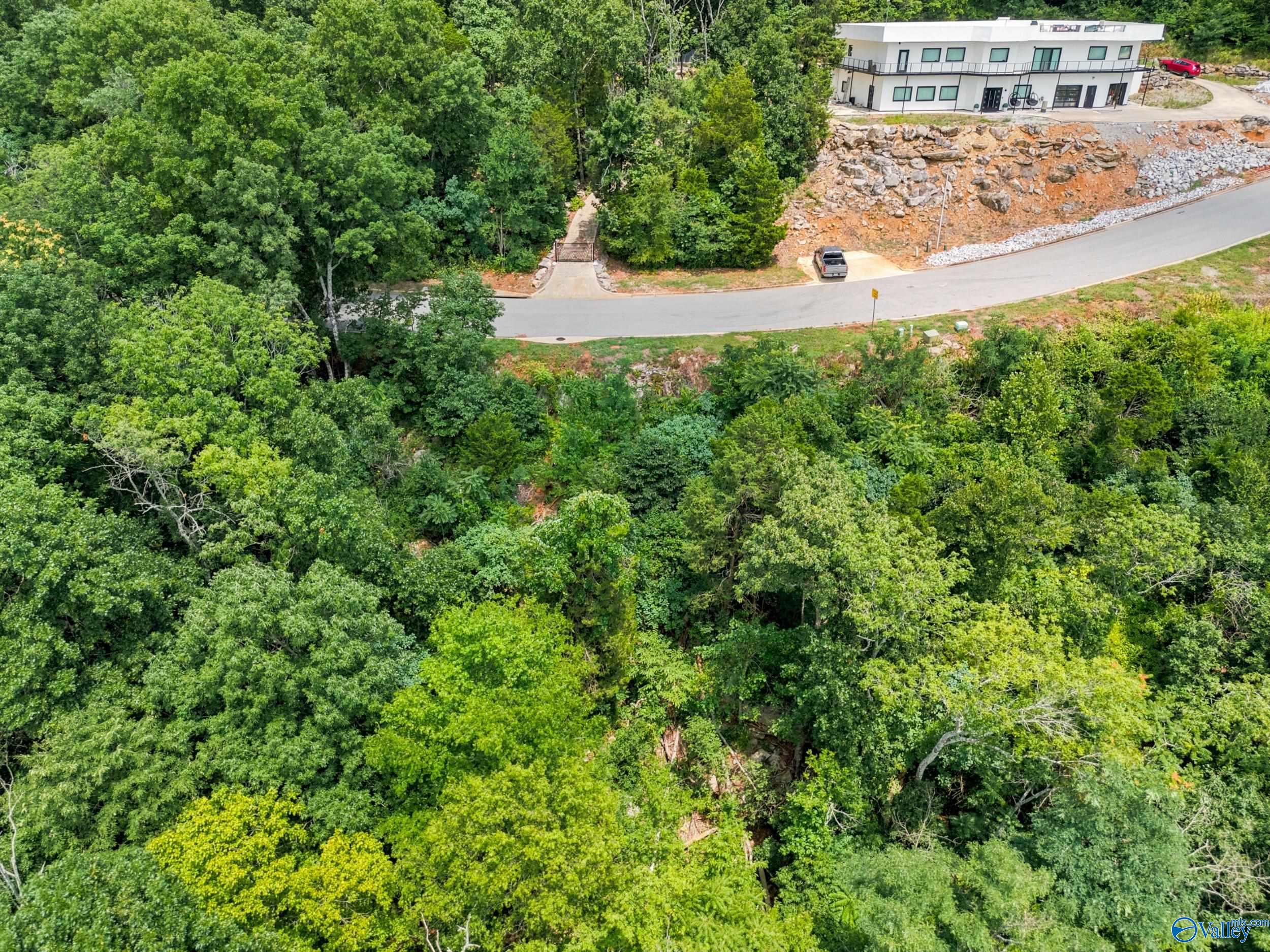 16012 Greentree Trail SE