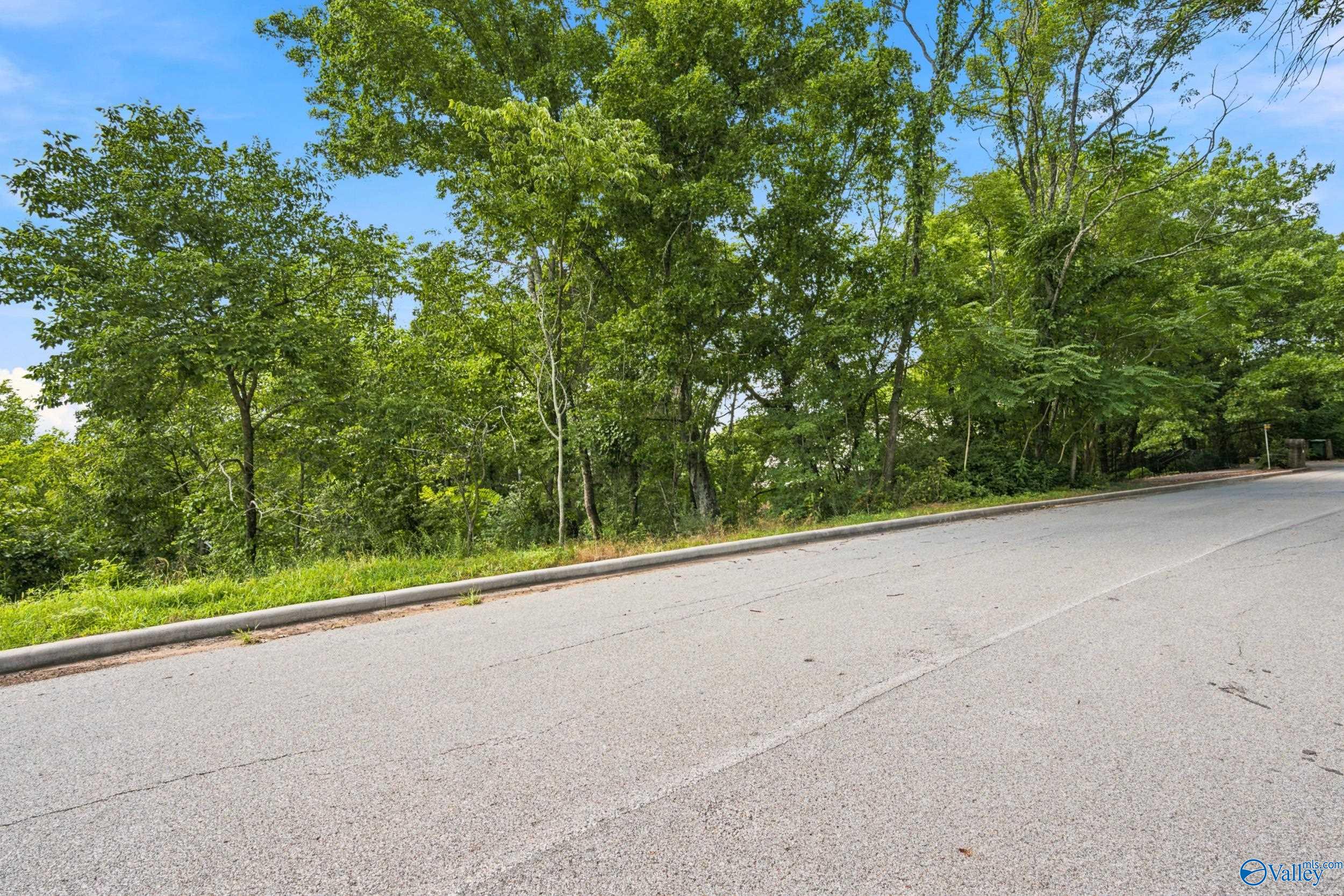 16012 Greentree Trail SE