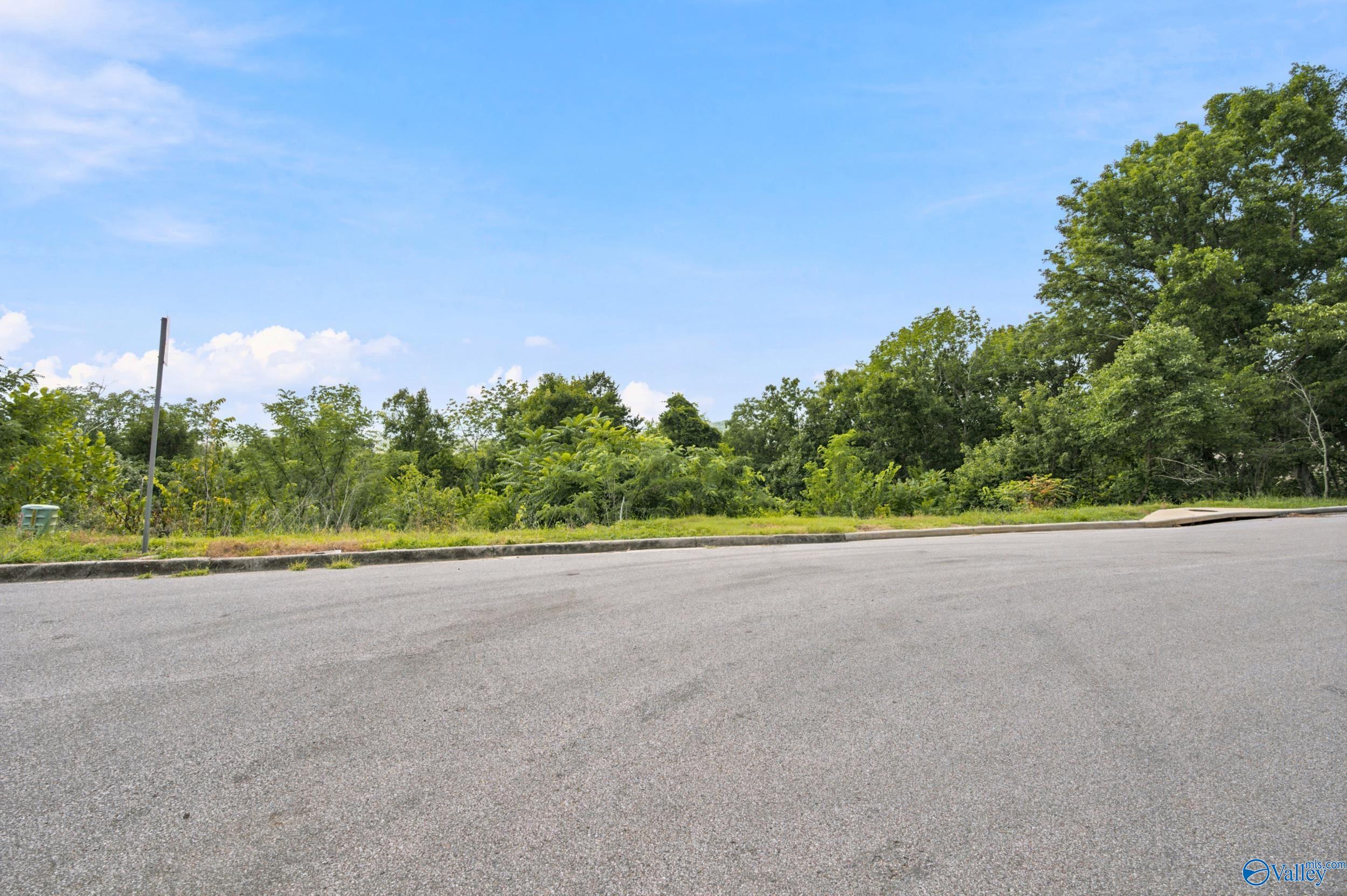 16012 Greentree Trail SE