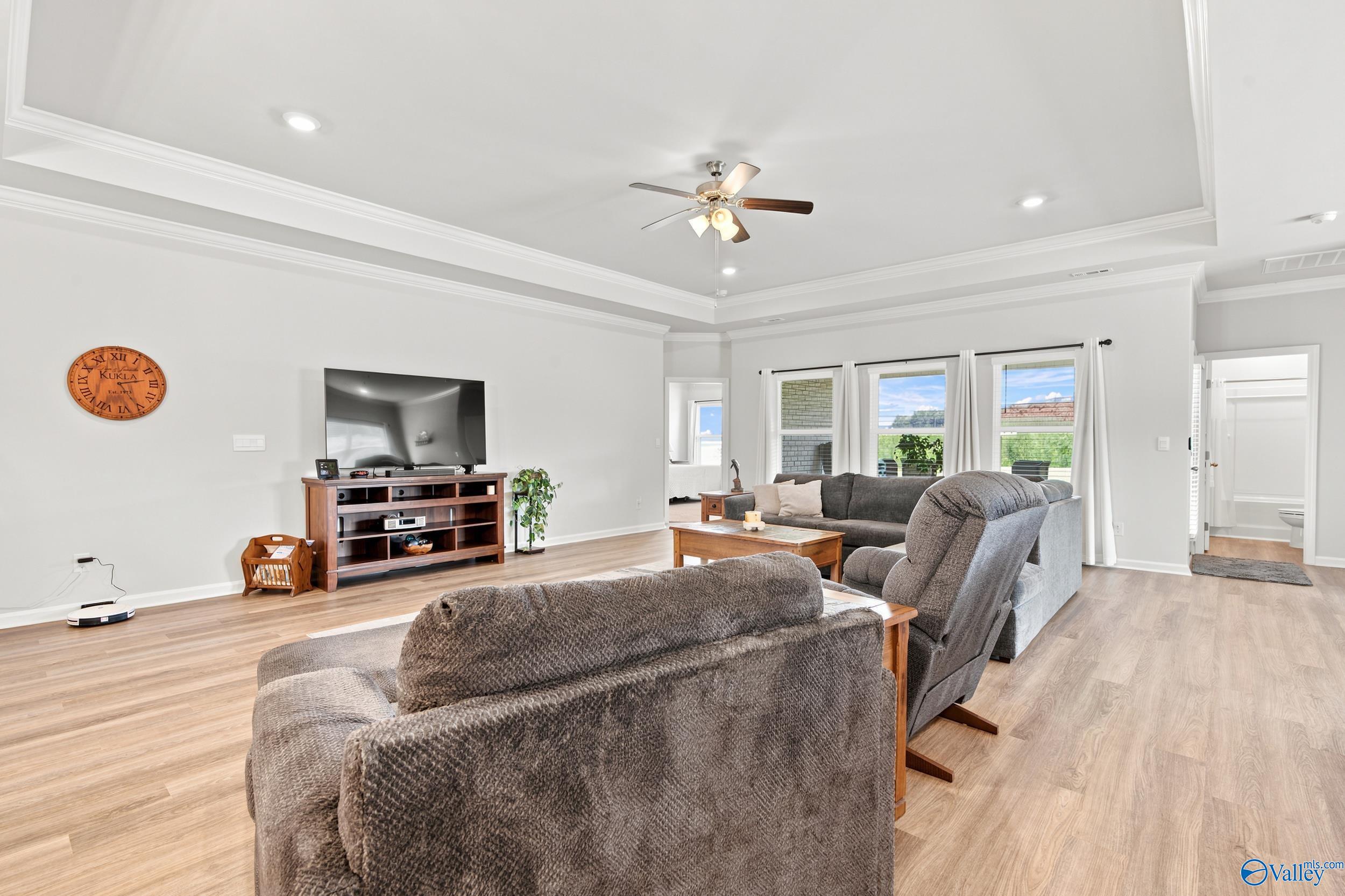 296 Wraywood Road