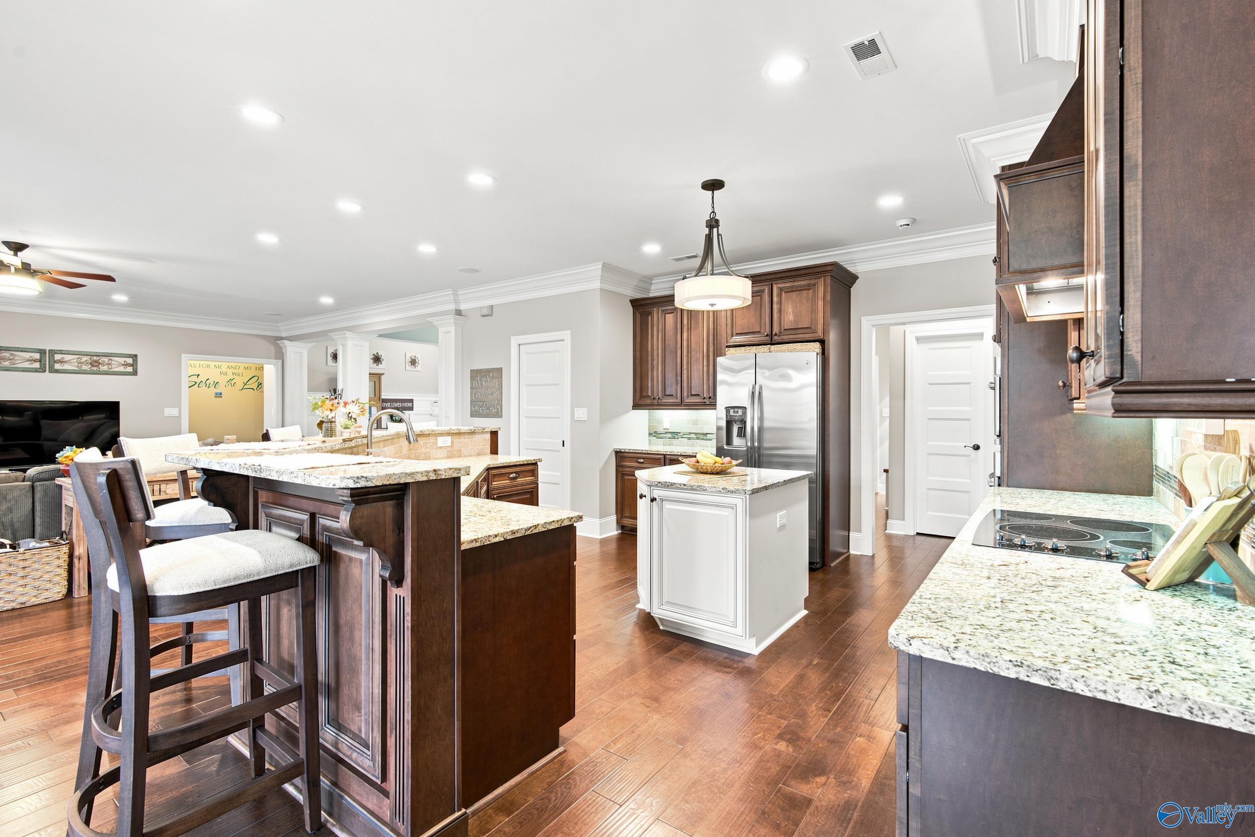 32 Forest Meadow Blvd SW