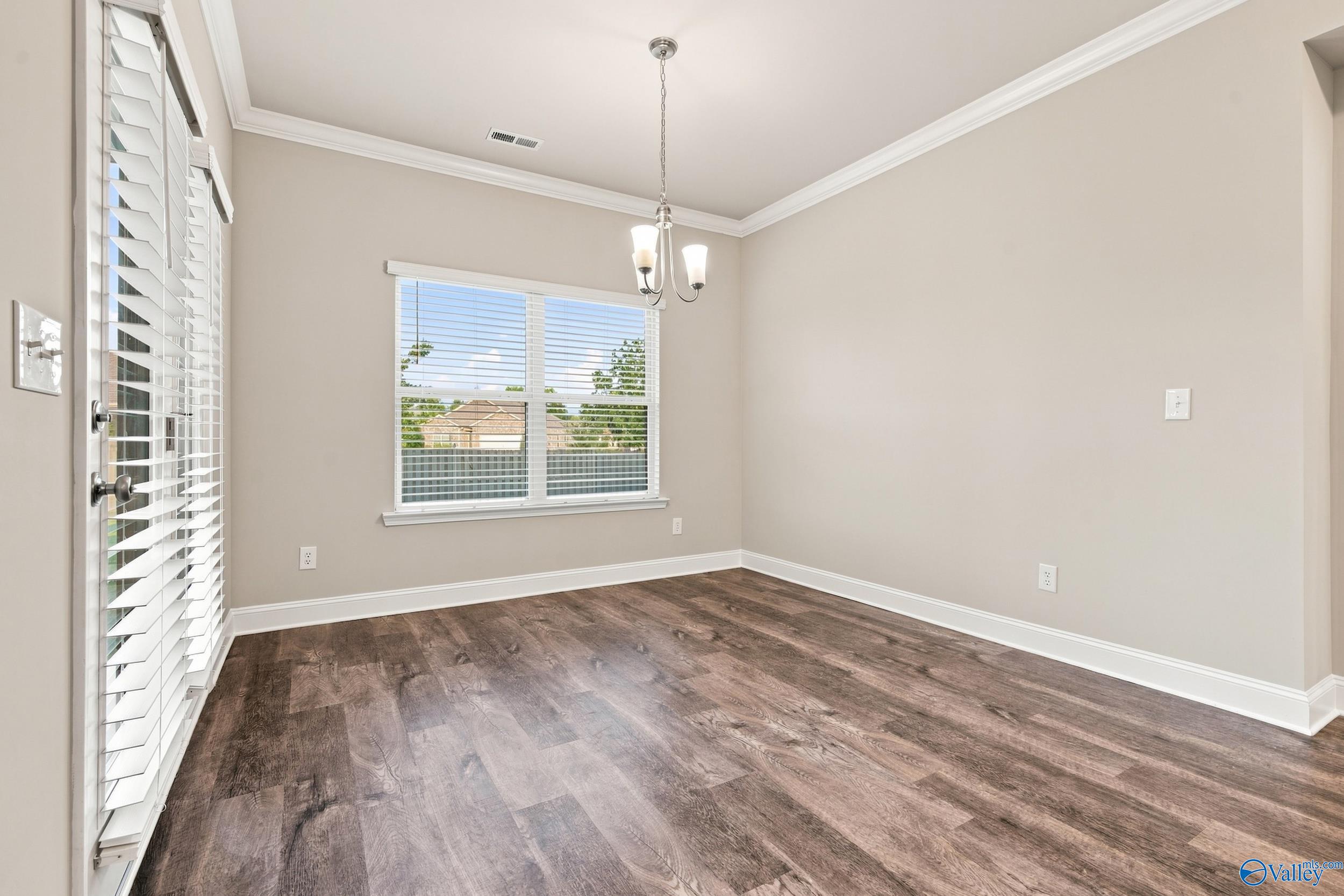 158 Grey Fawn Trail NW