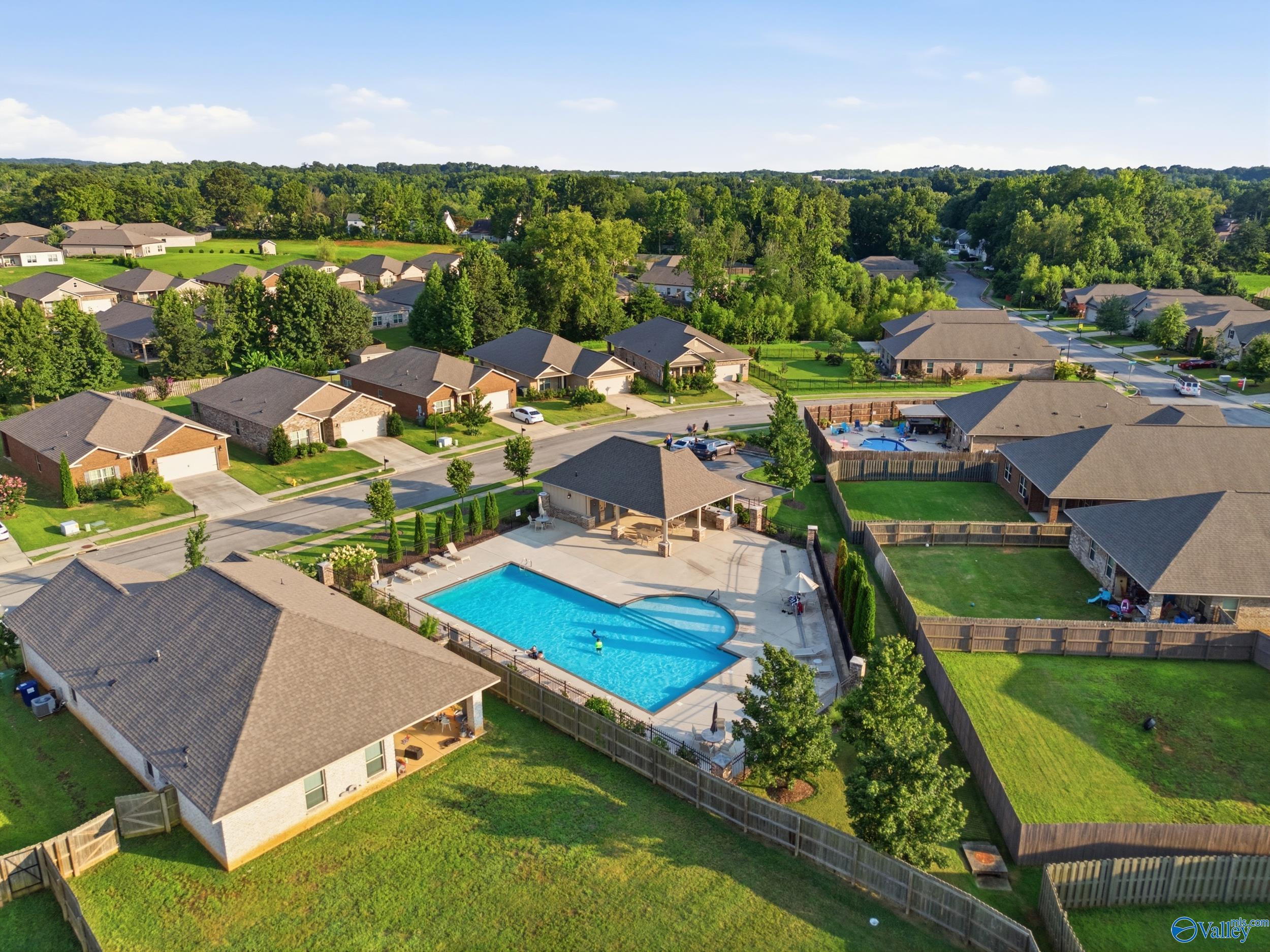 158 Grey Fawn Trail NW