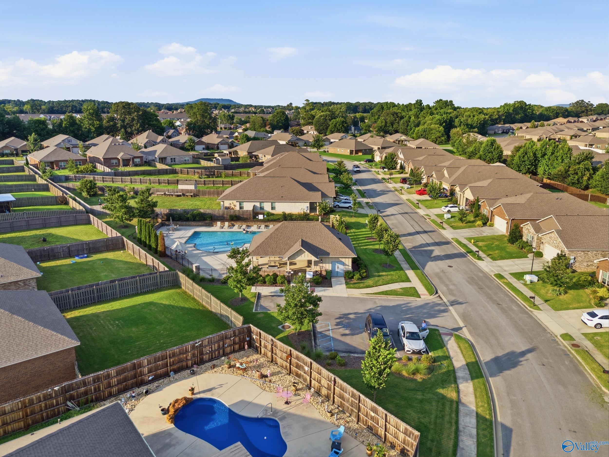 158 Grey Fawn Trail NW