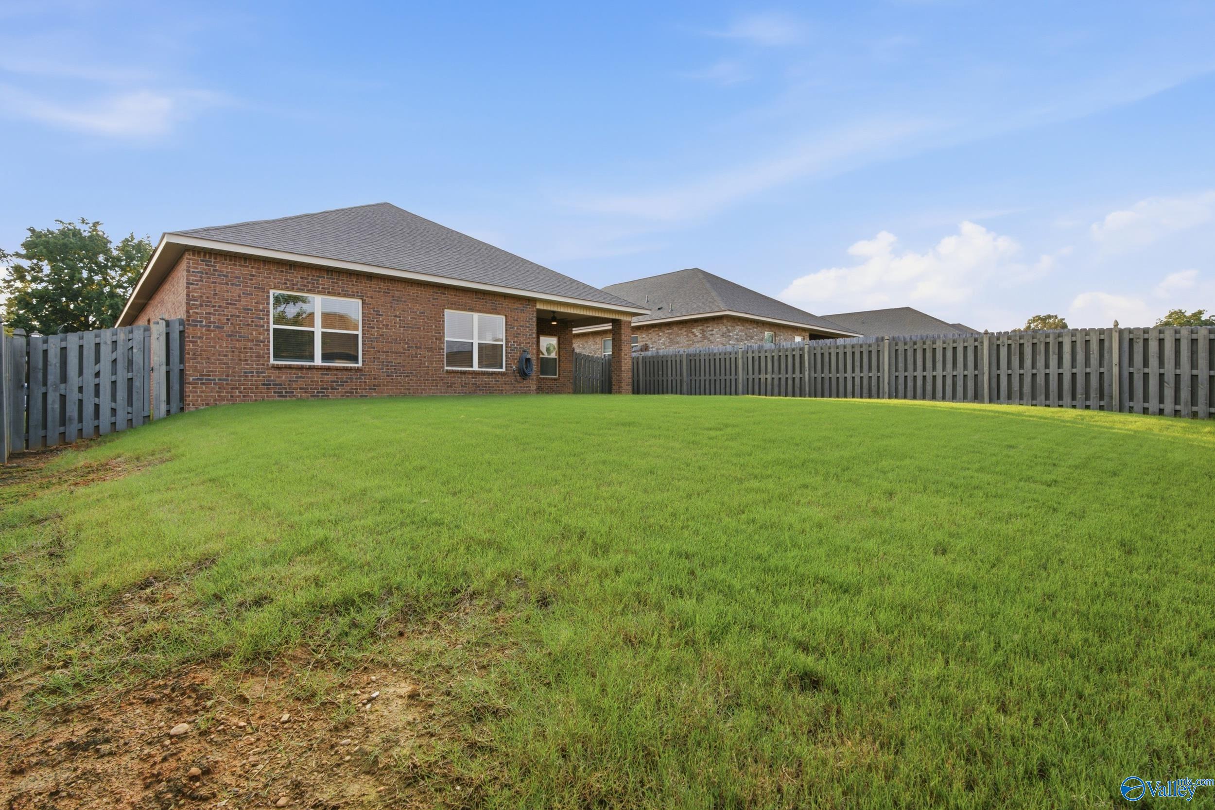 158 Grey Fawn Trail NW