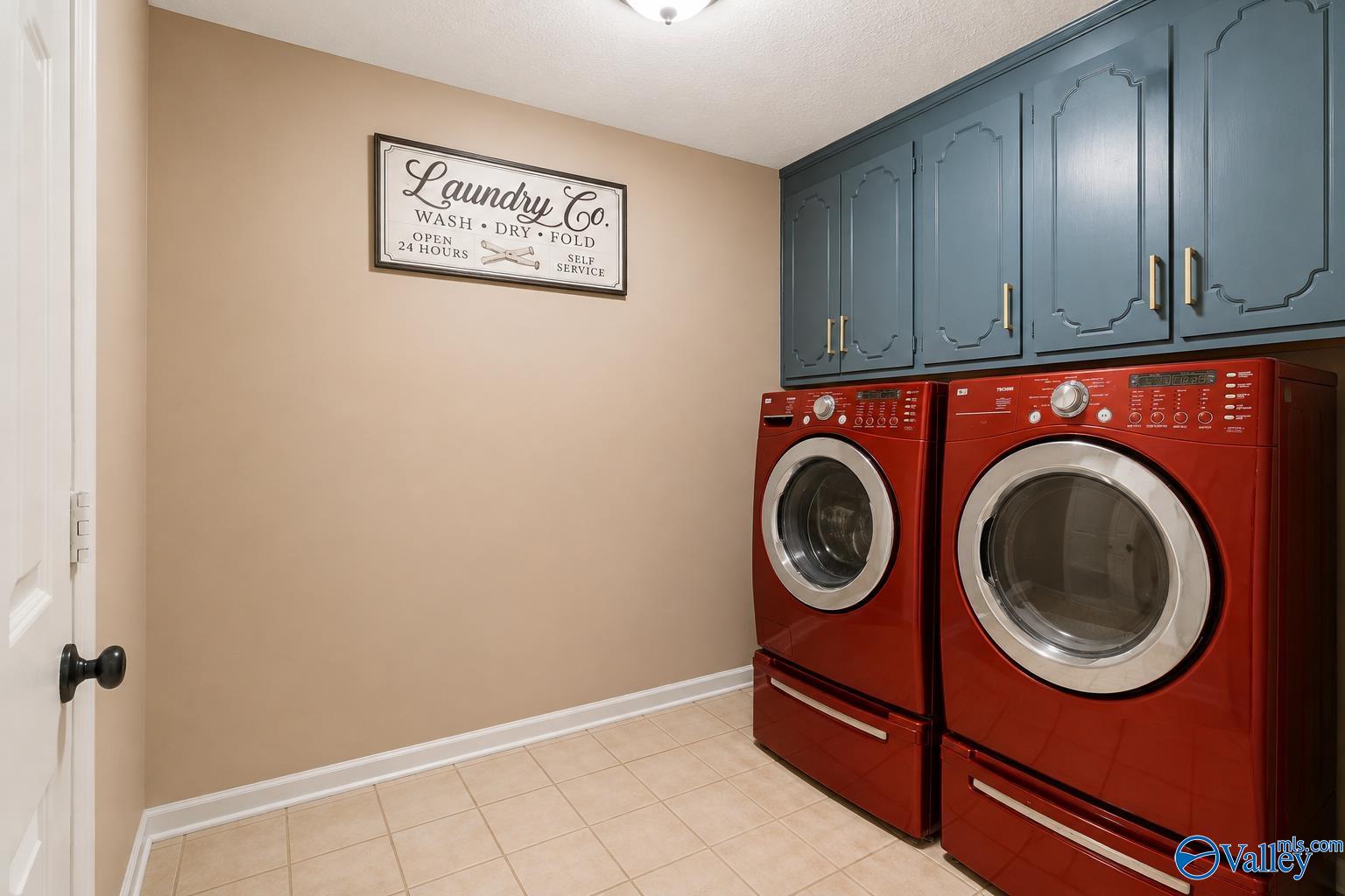 1217 Elm Street W