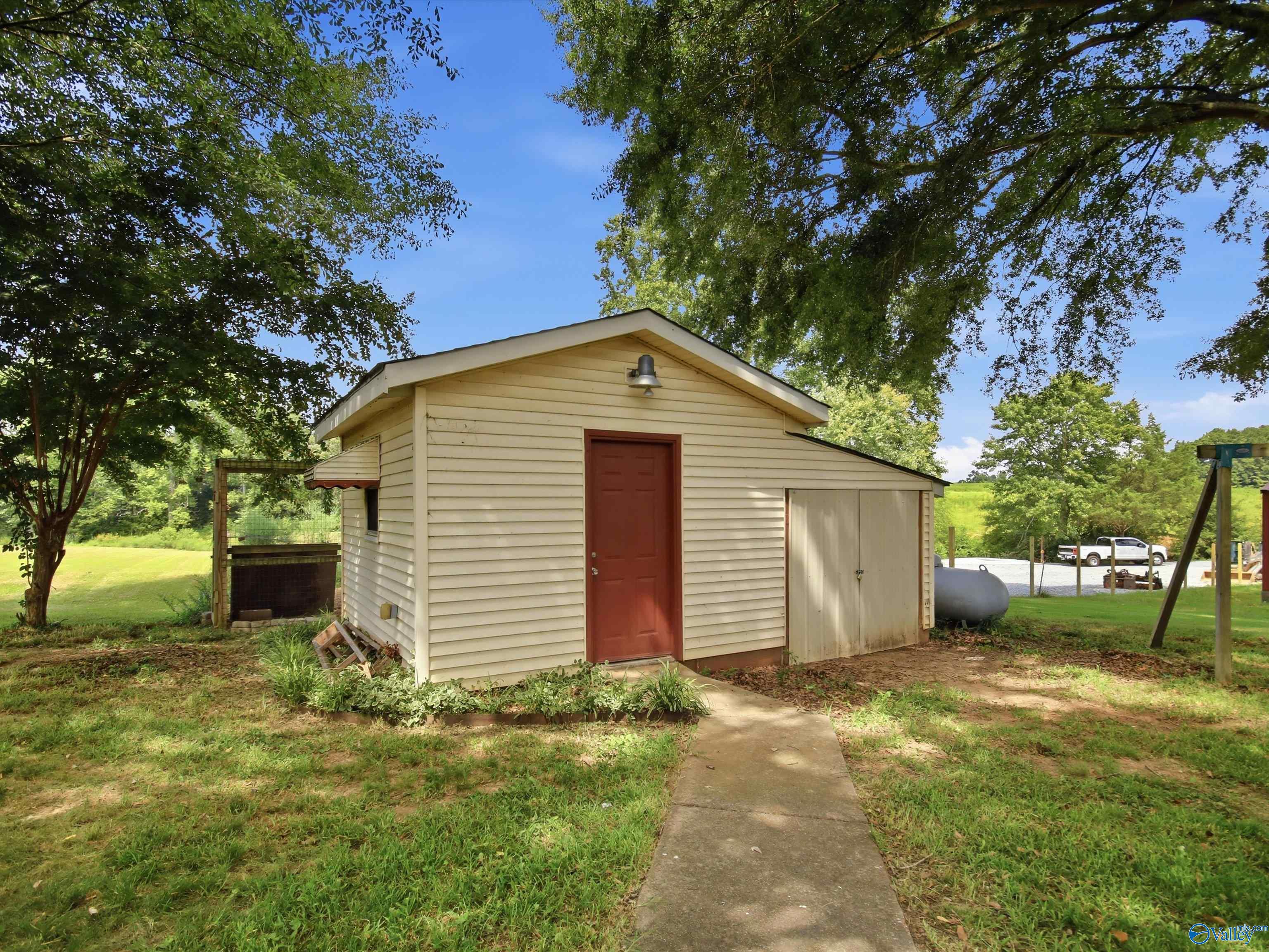 21575 Nelson Road
