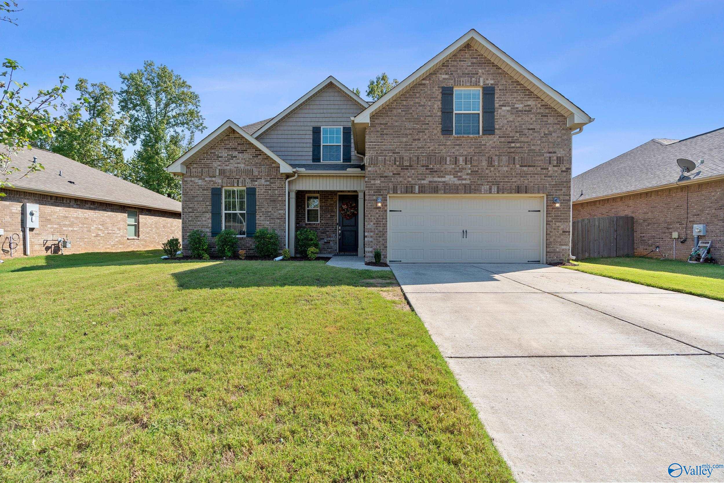 132 Summer Pointe Lane NW