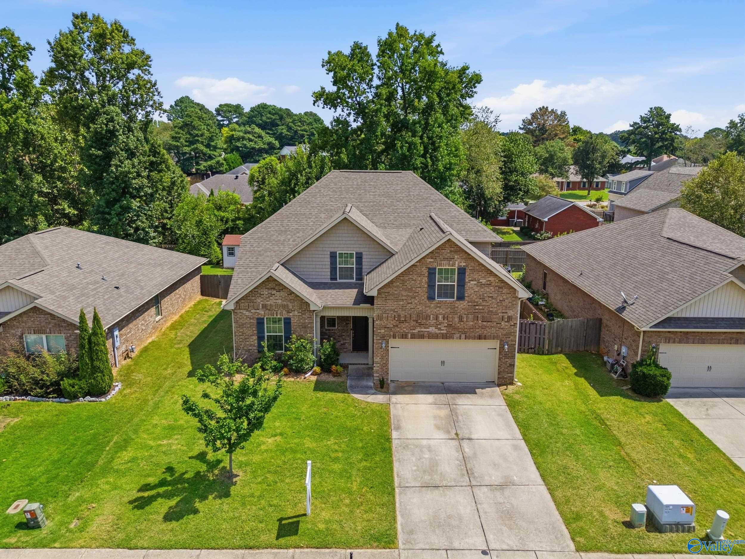 132 Summer Pointe Lane NW