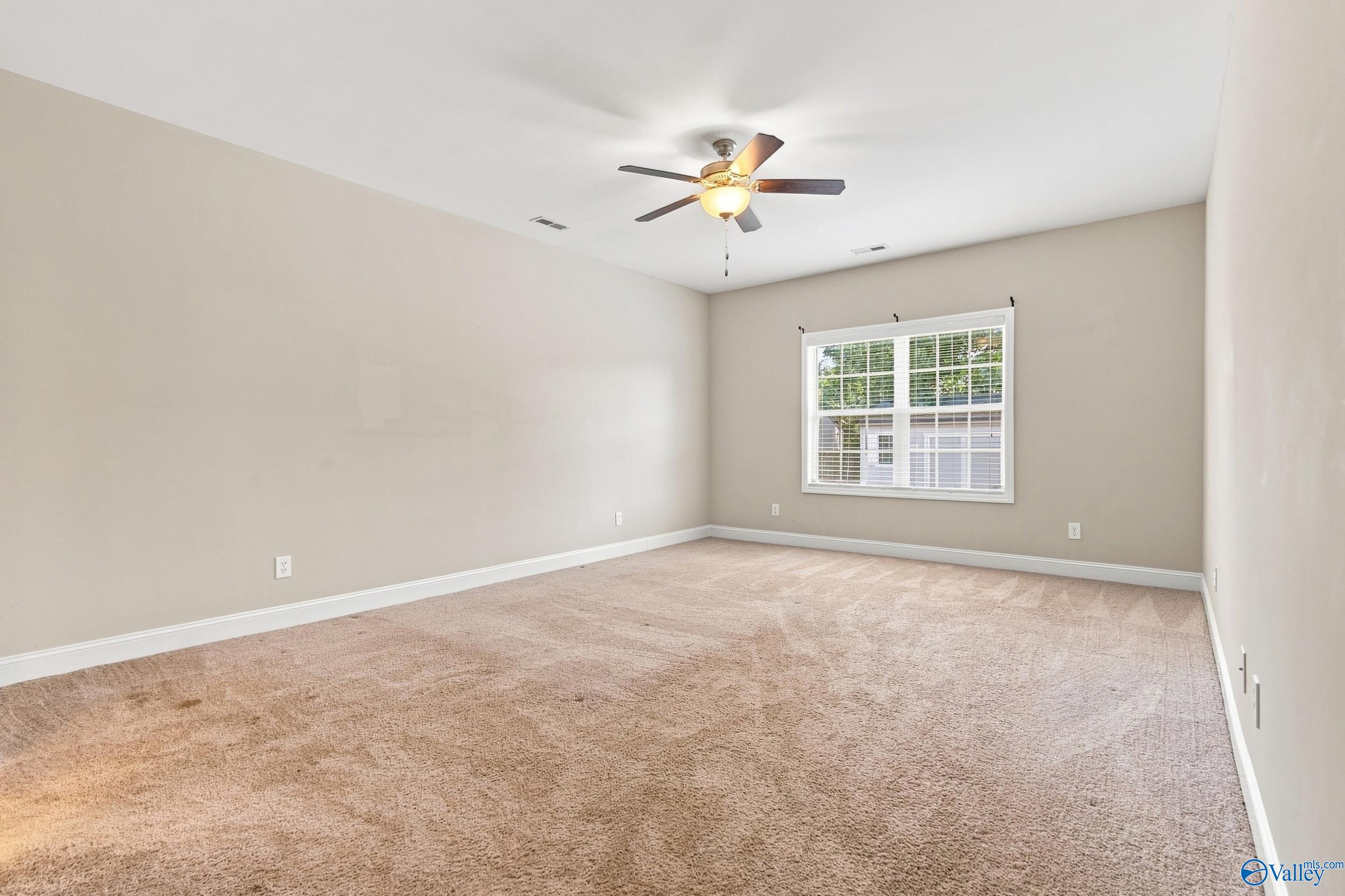 132 Summer Pointe Lane NW