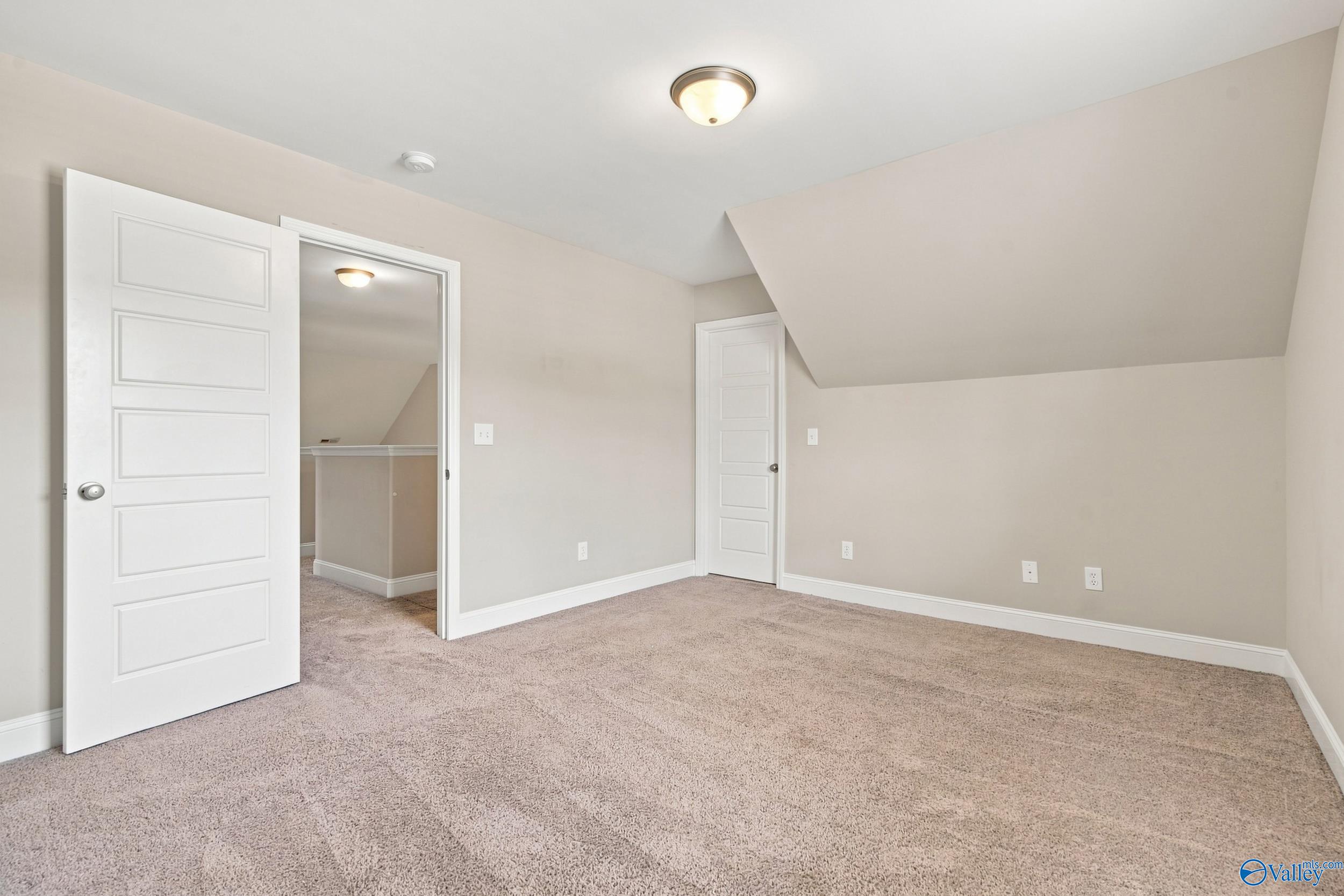 132 Summer Pointe Lane NW