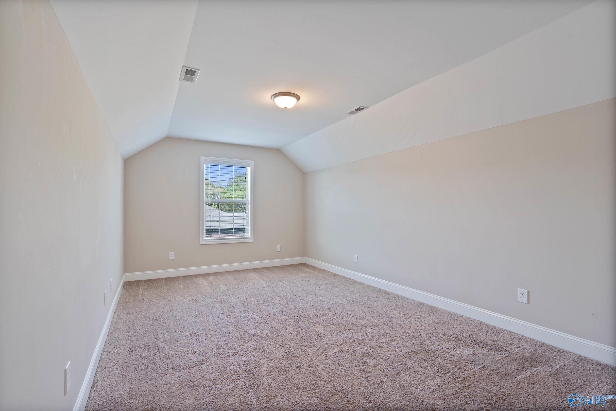 132 Summer Pointe Lane NW