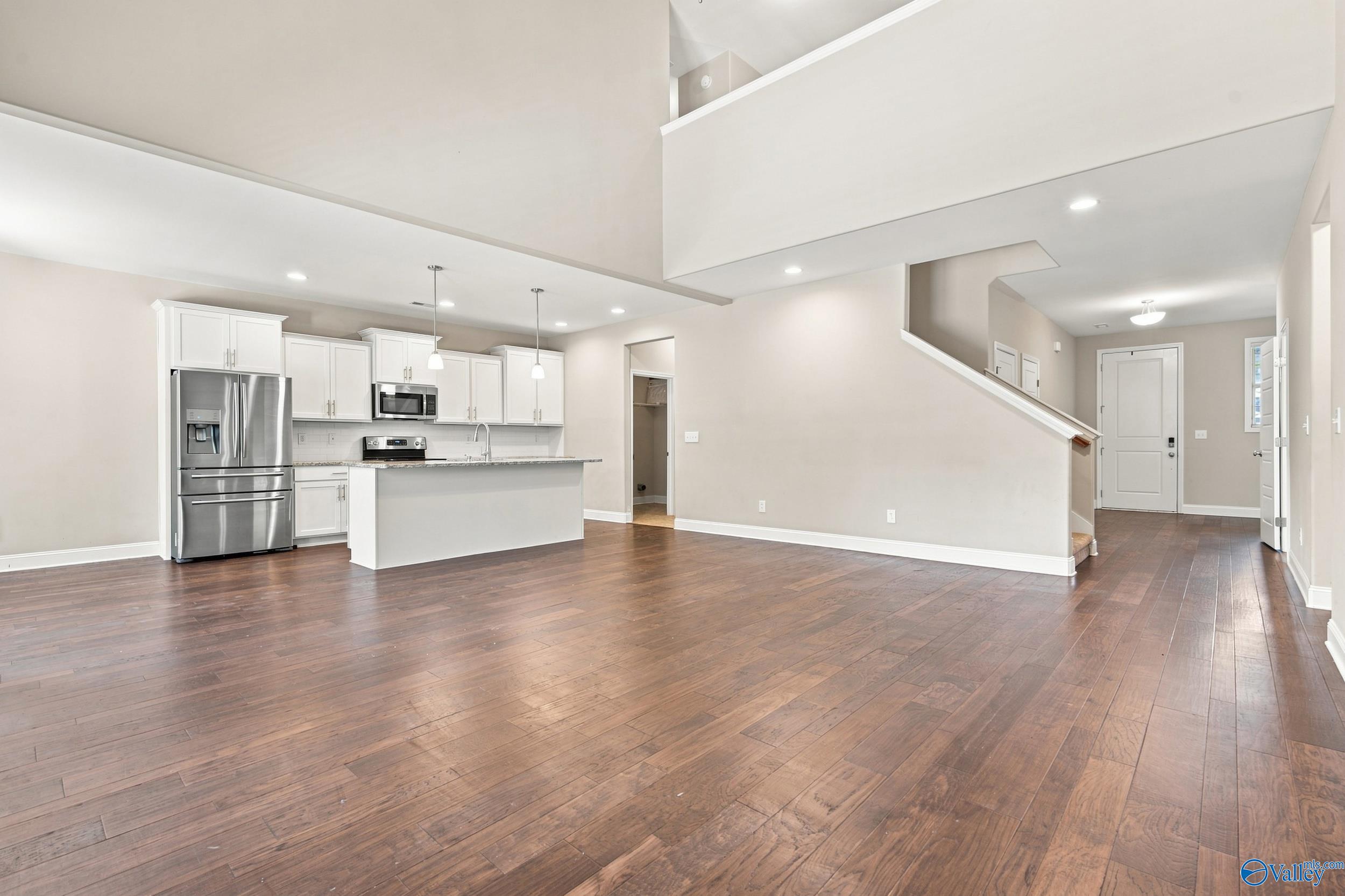 132 Summer Pointe Lane NW
