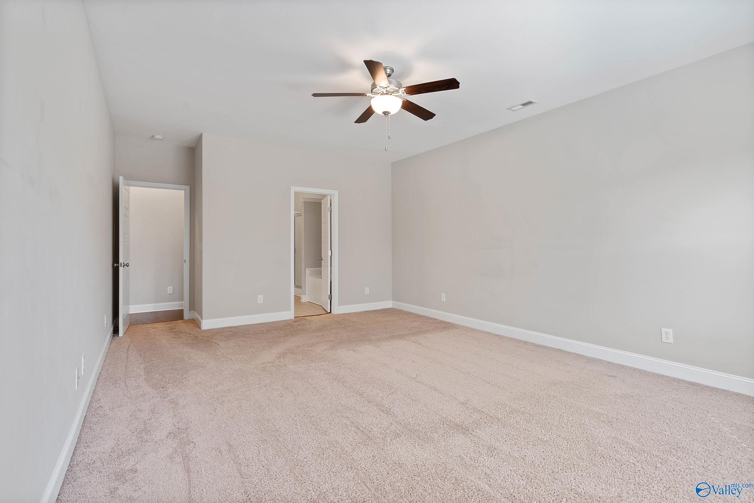 132 Summer Pointe Lane NW