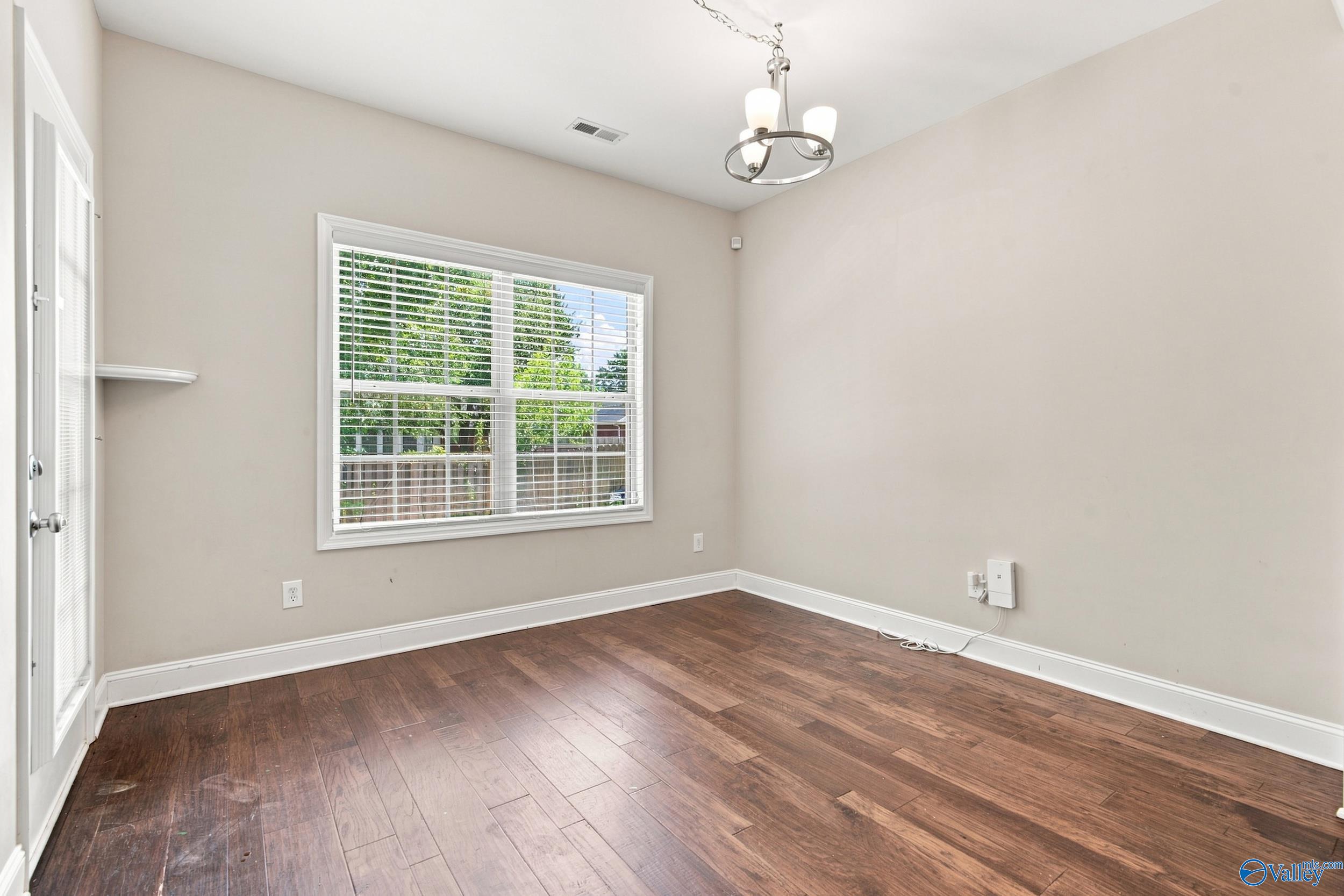 132 Summer Pointe Lane NW