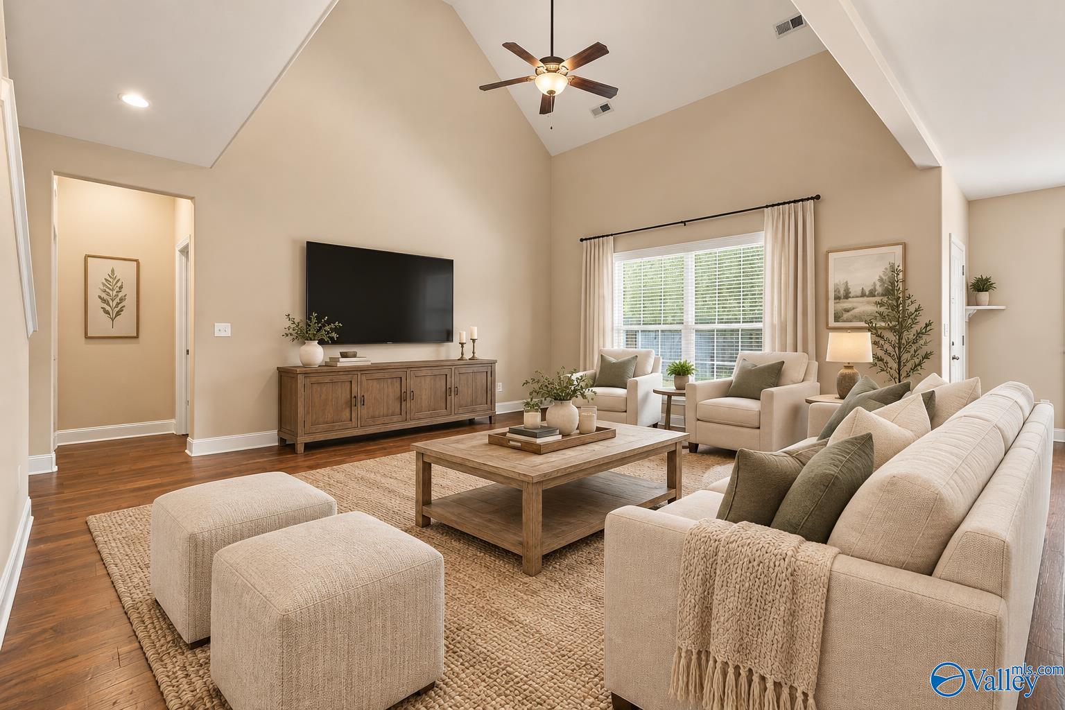 132 Summer Pointe Lane NW