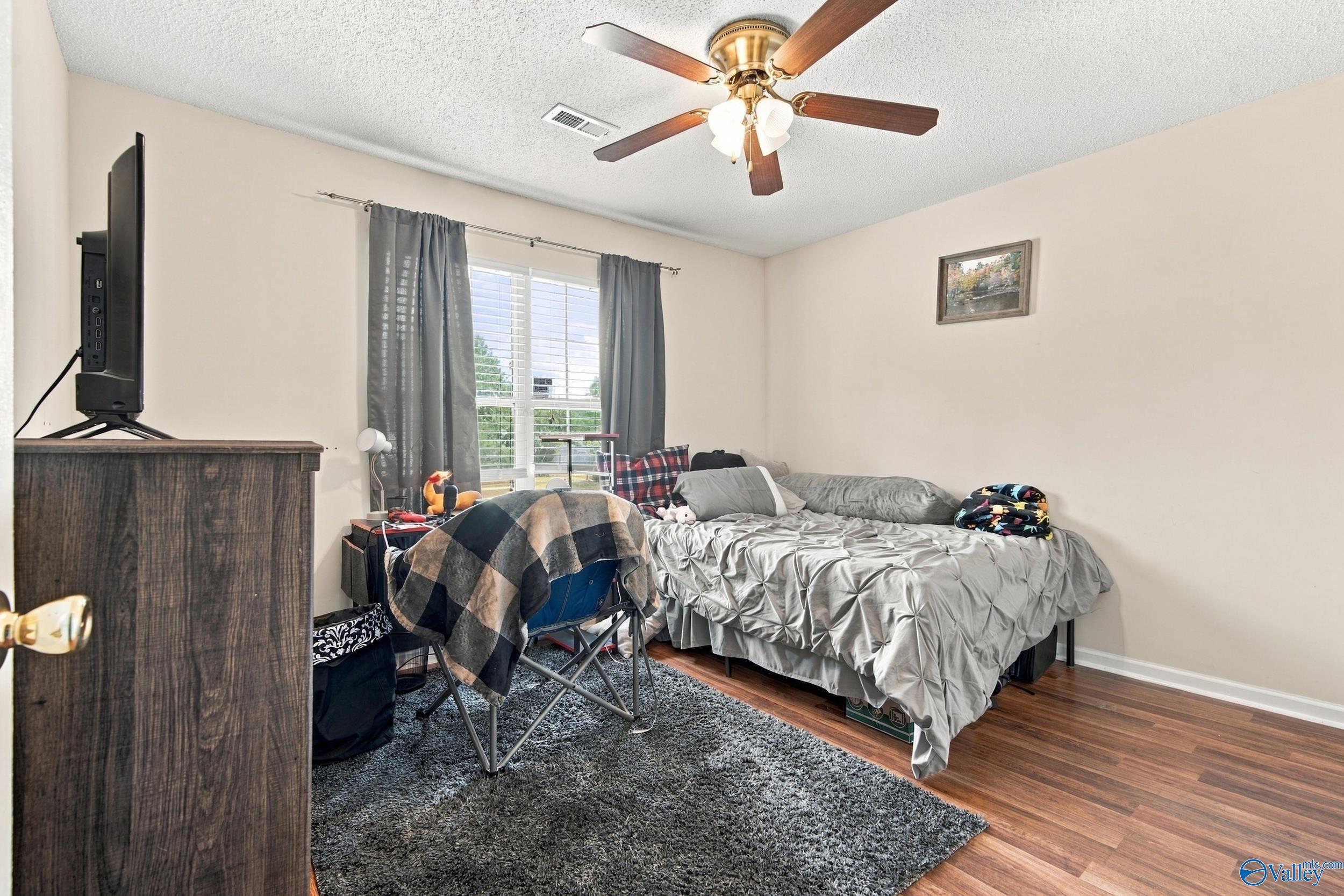 105 Thornhedge Trail