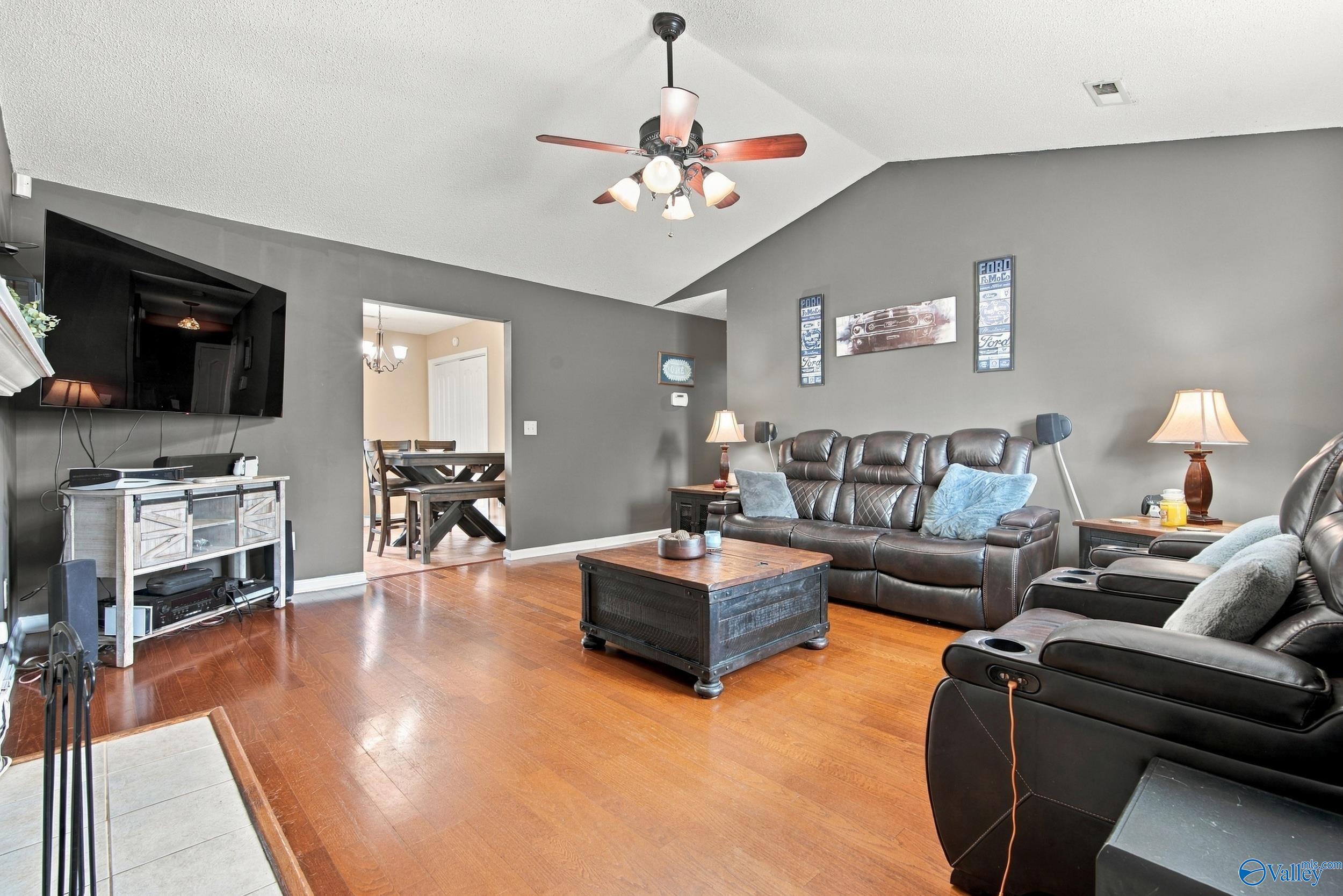 105 Thornhedge Trail