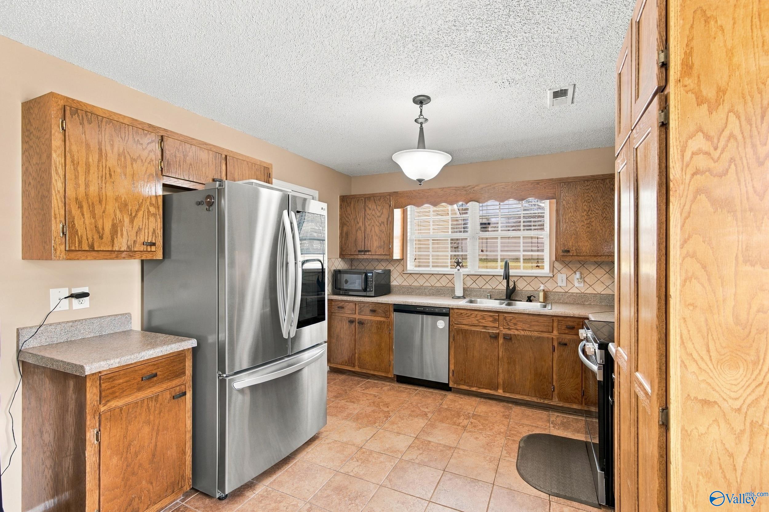 105 Thornhedge Trail