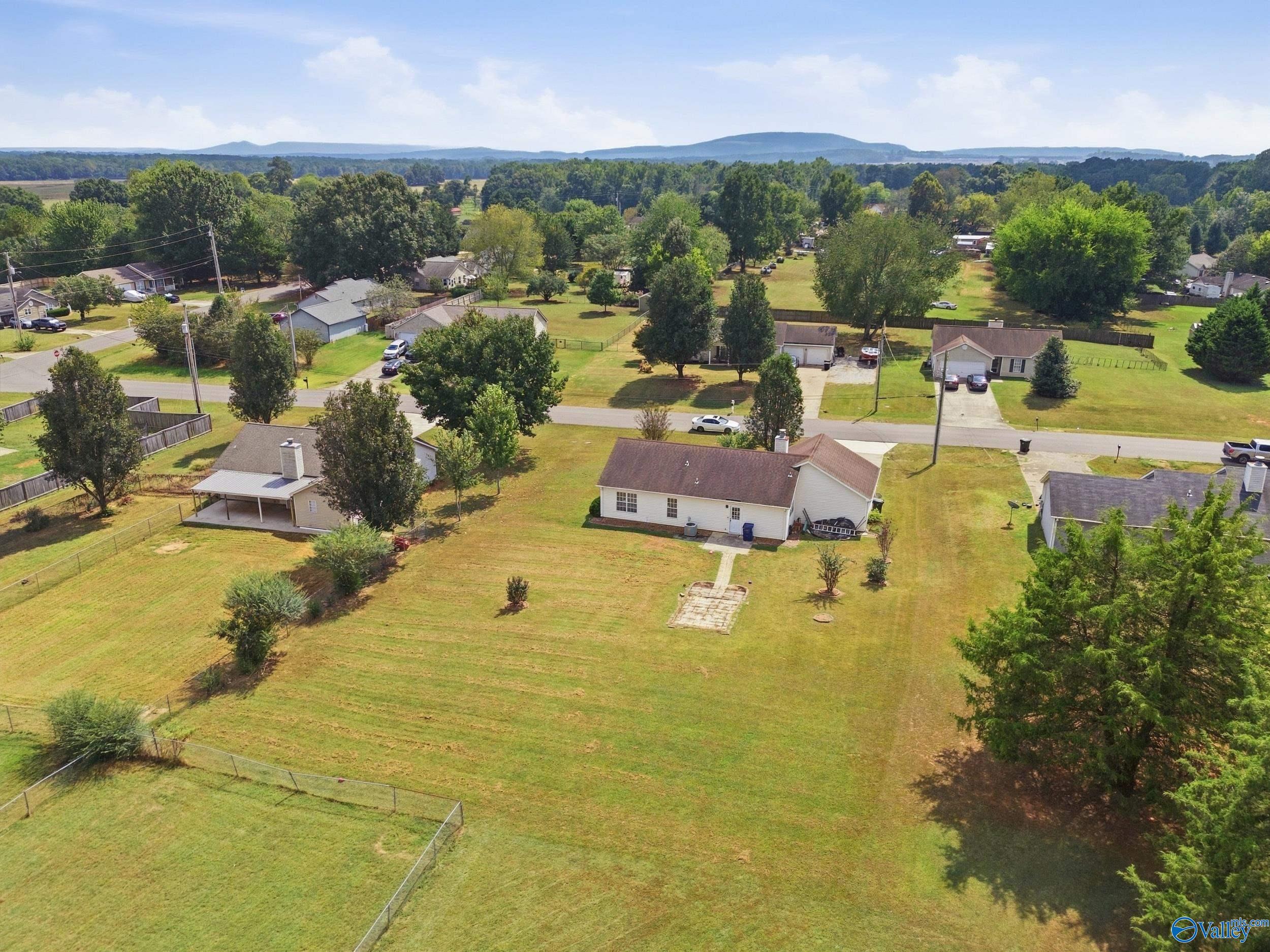 105 Thornhedge Trail