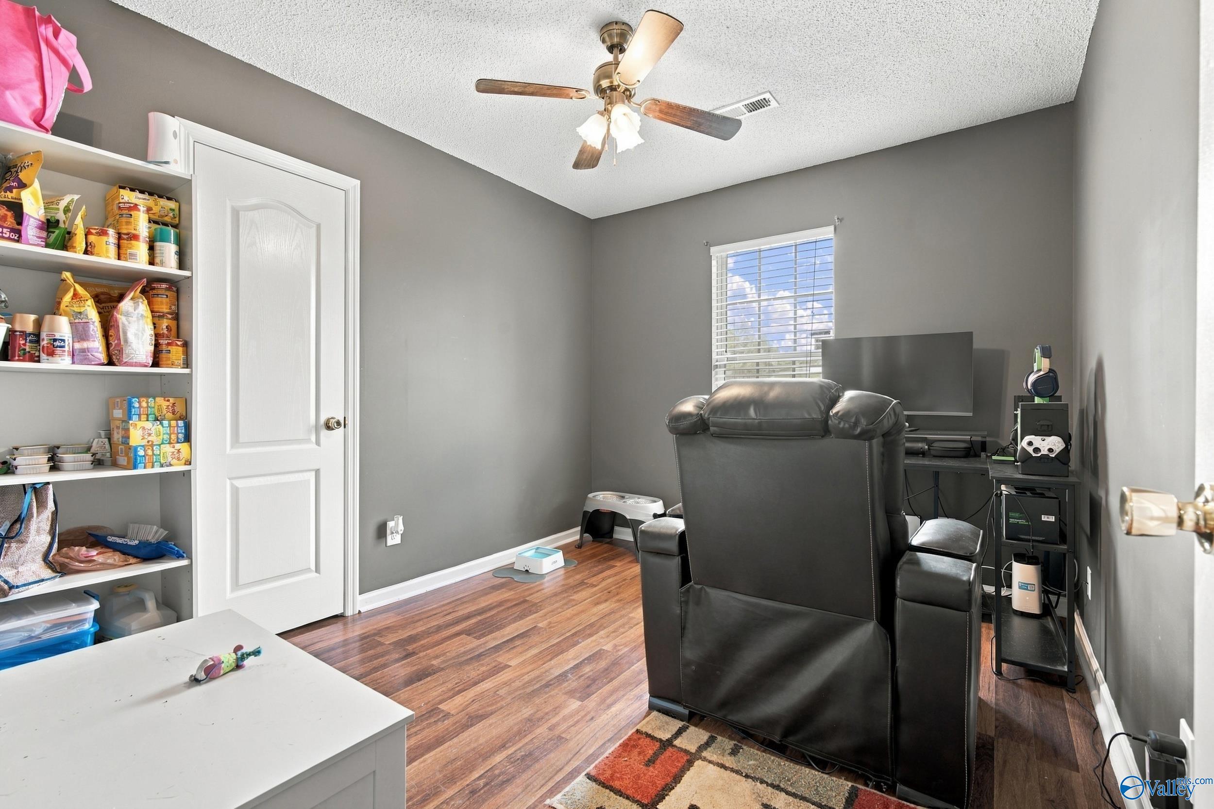 105 Thornhedge Trail