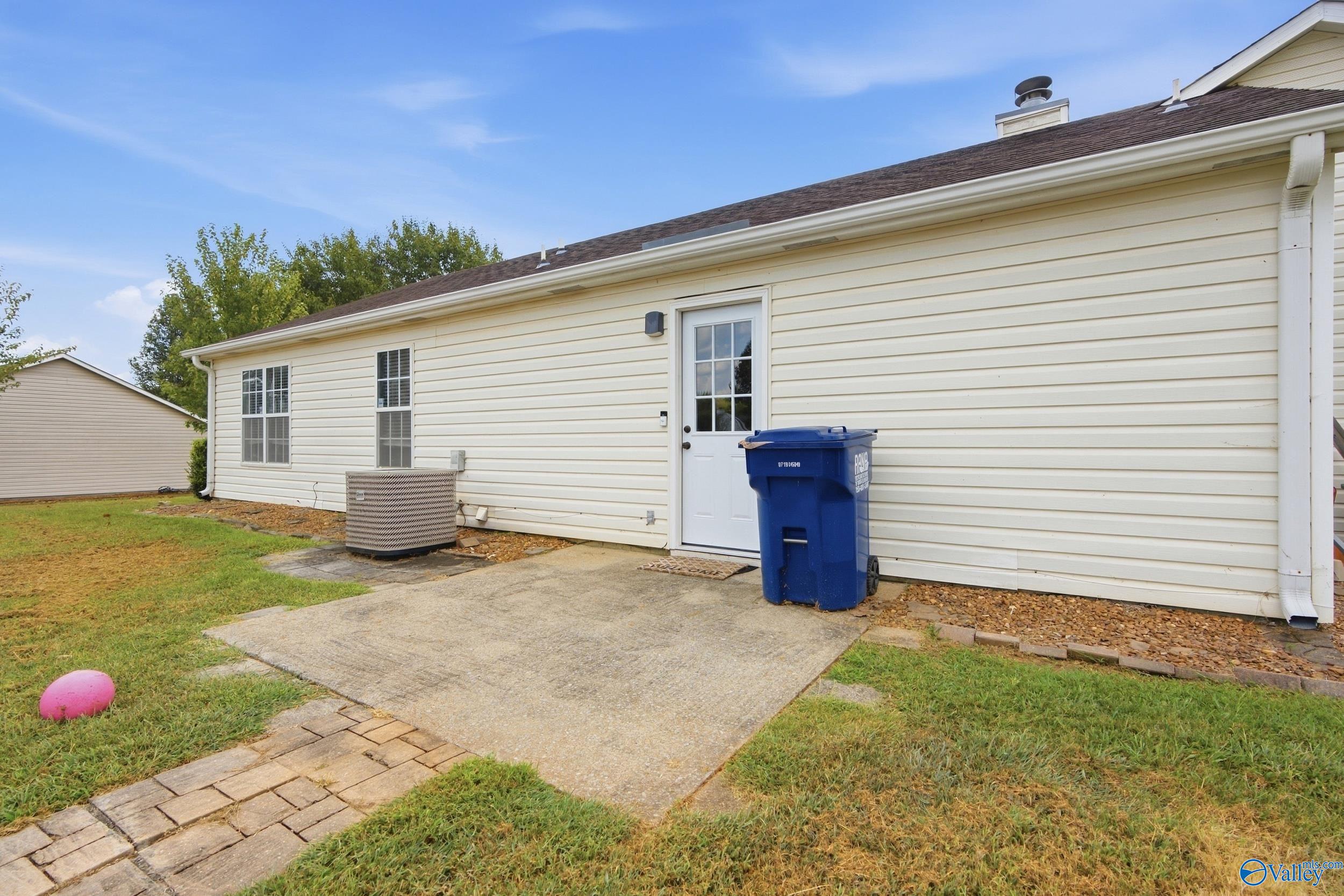 105 Thornhedge Trail