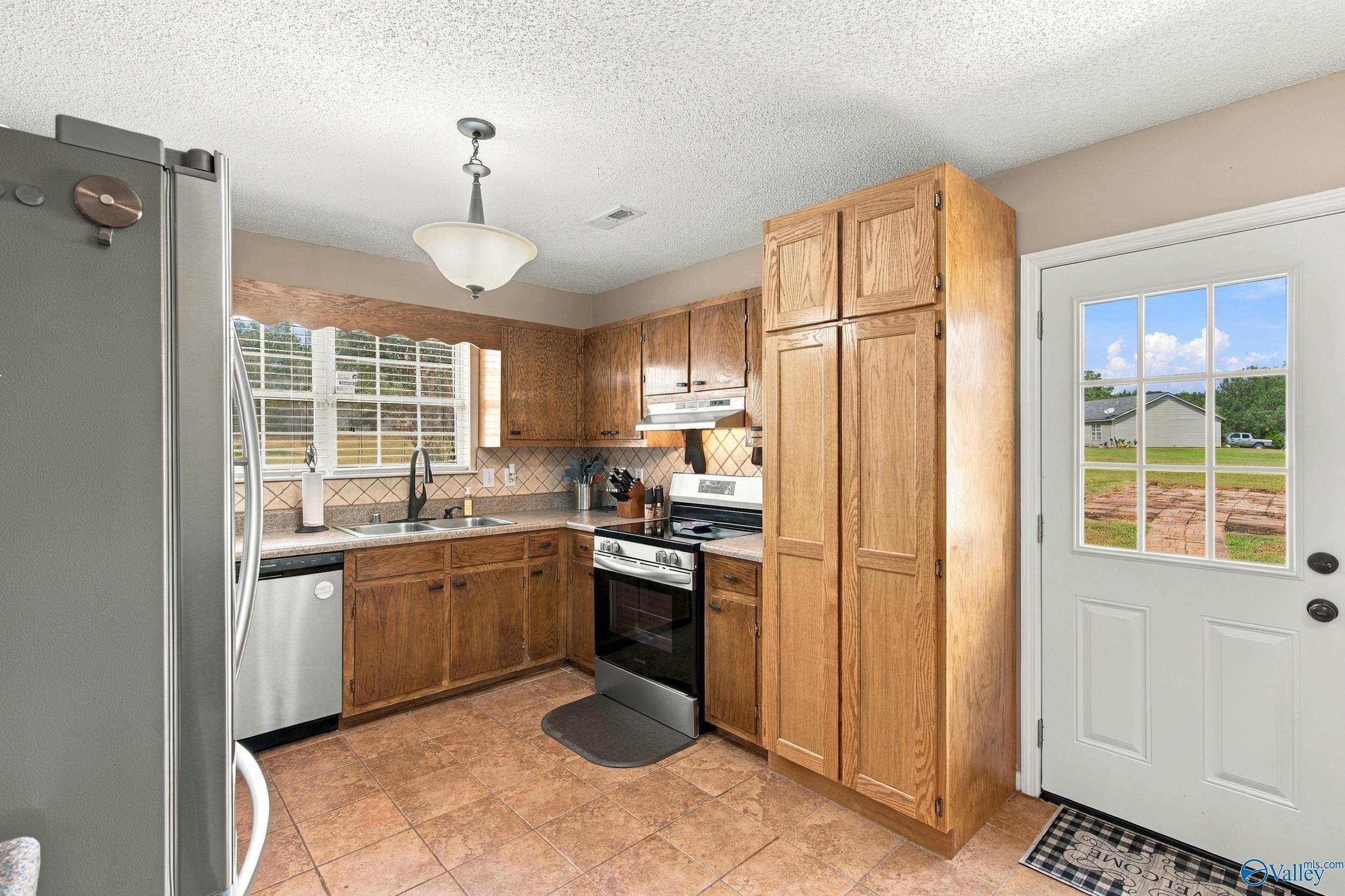 105 Thornhedge Trail