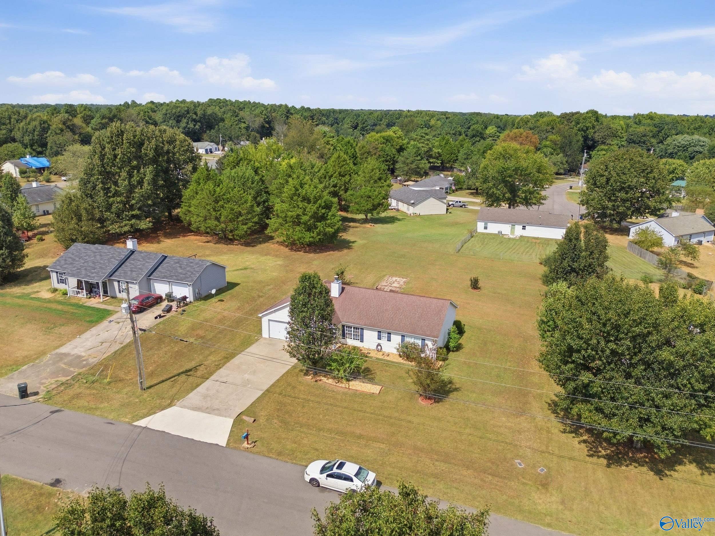105 Thornhedge Trail
