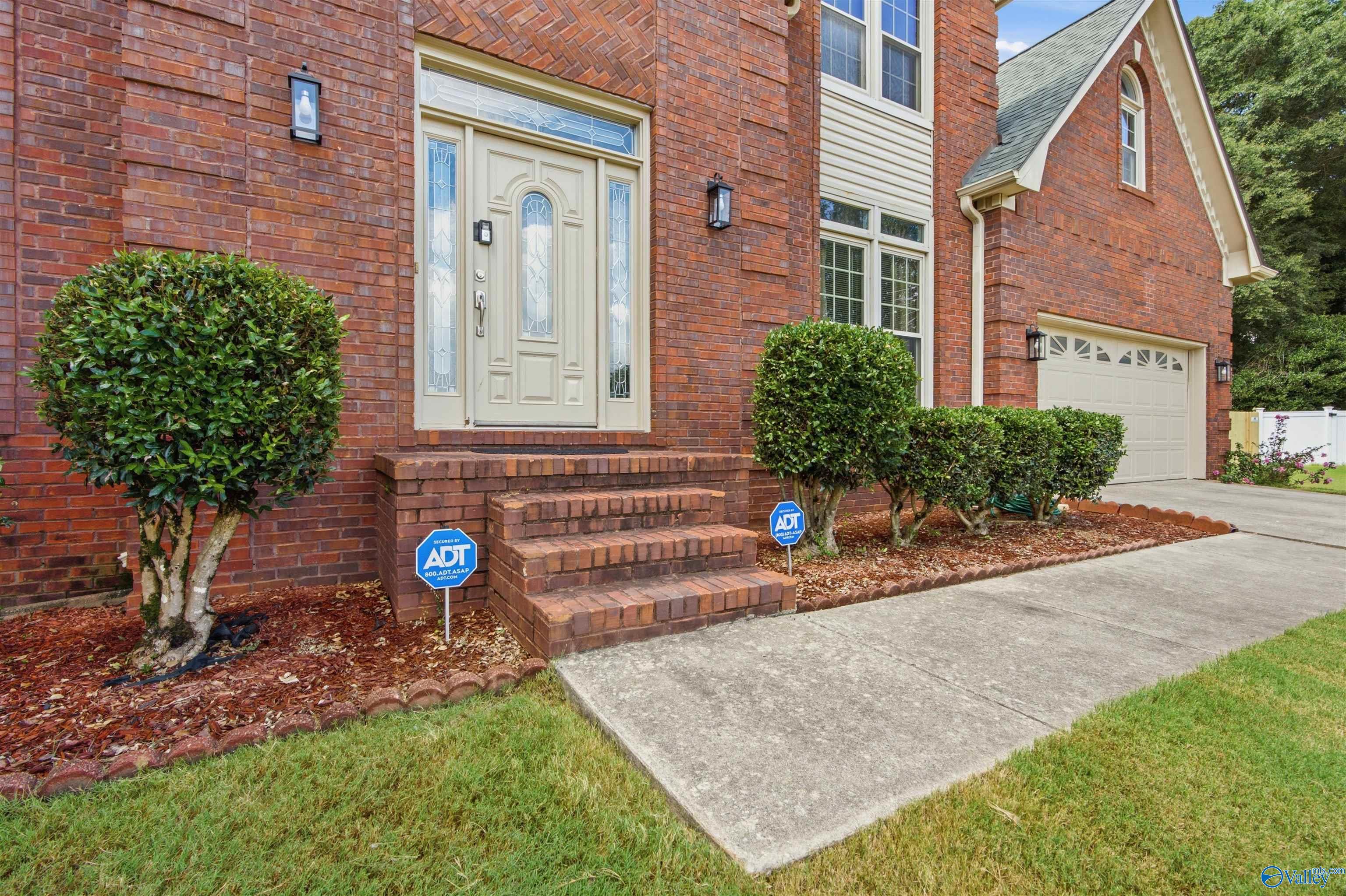 134 Windingham Drive NW