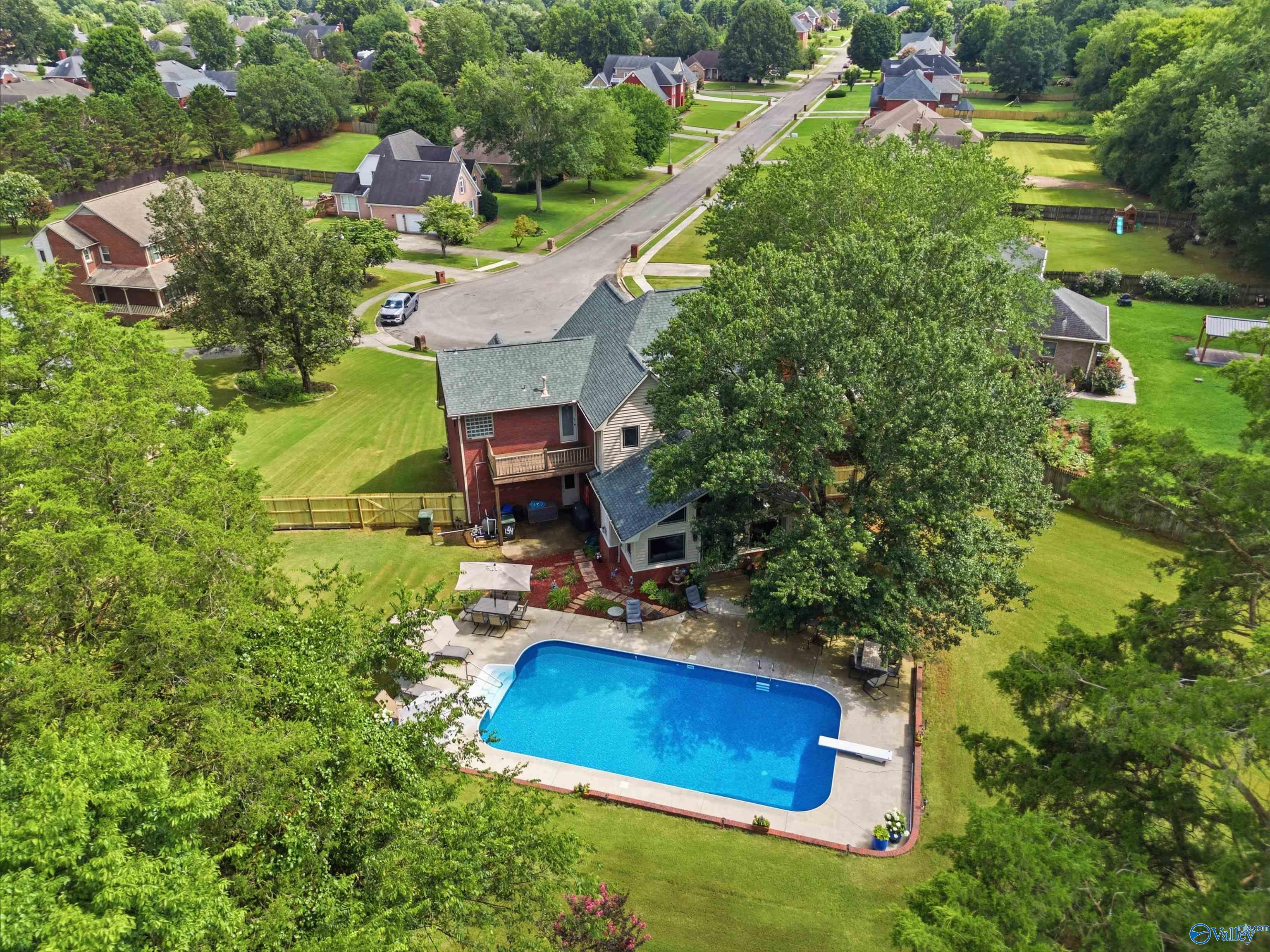 134 Windingham Drive NW