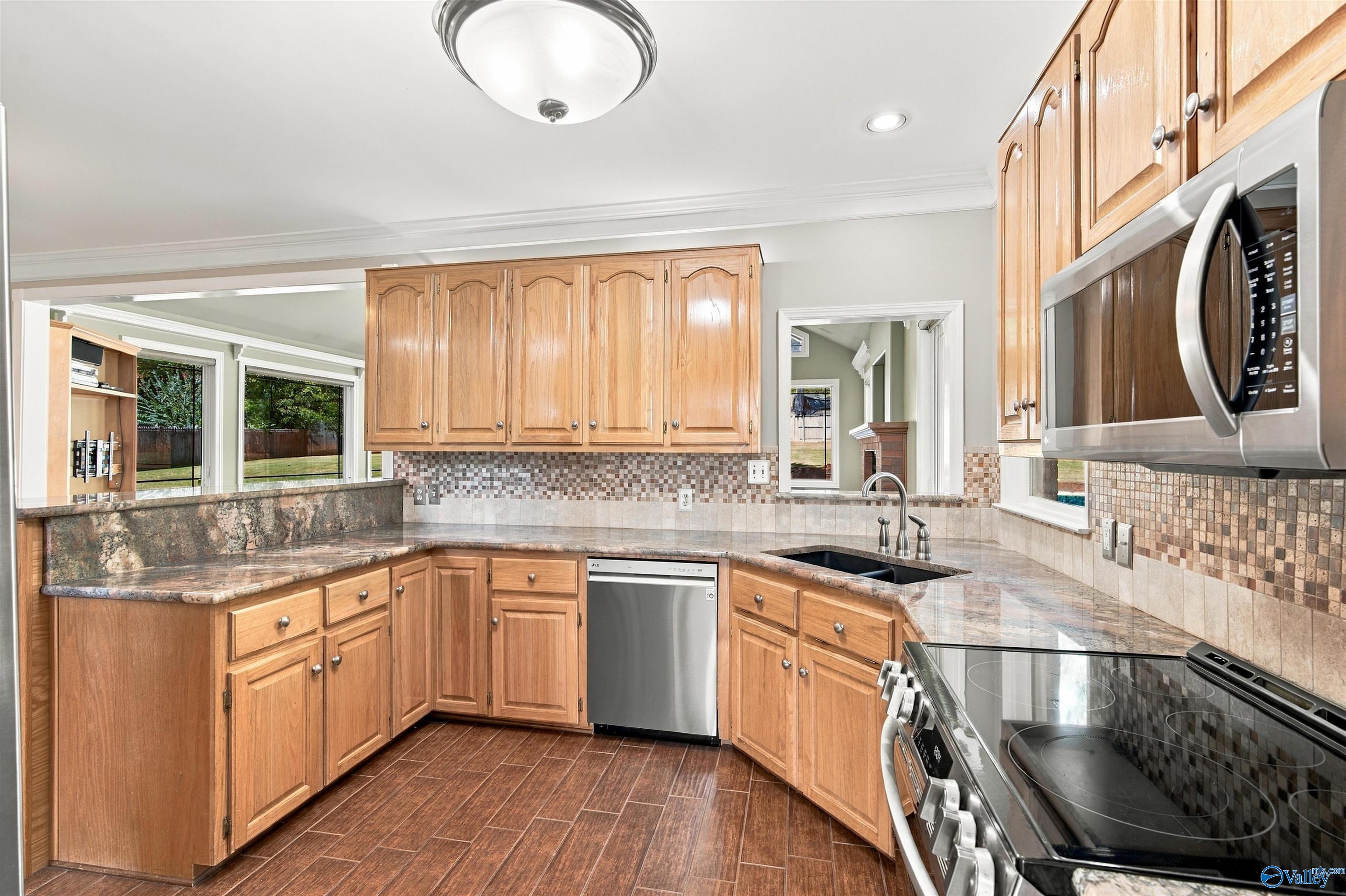 134 Windingham Drive NW