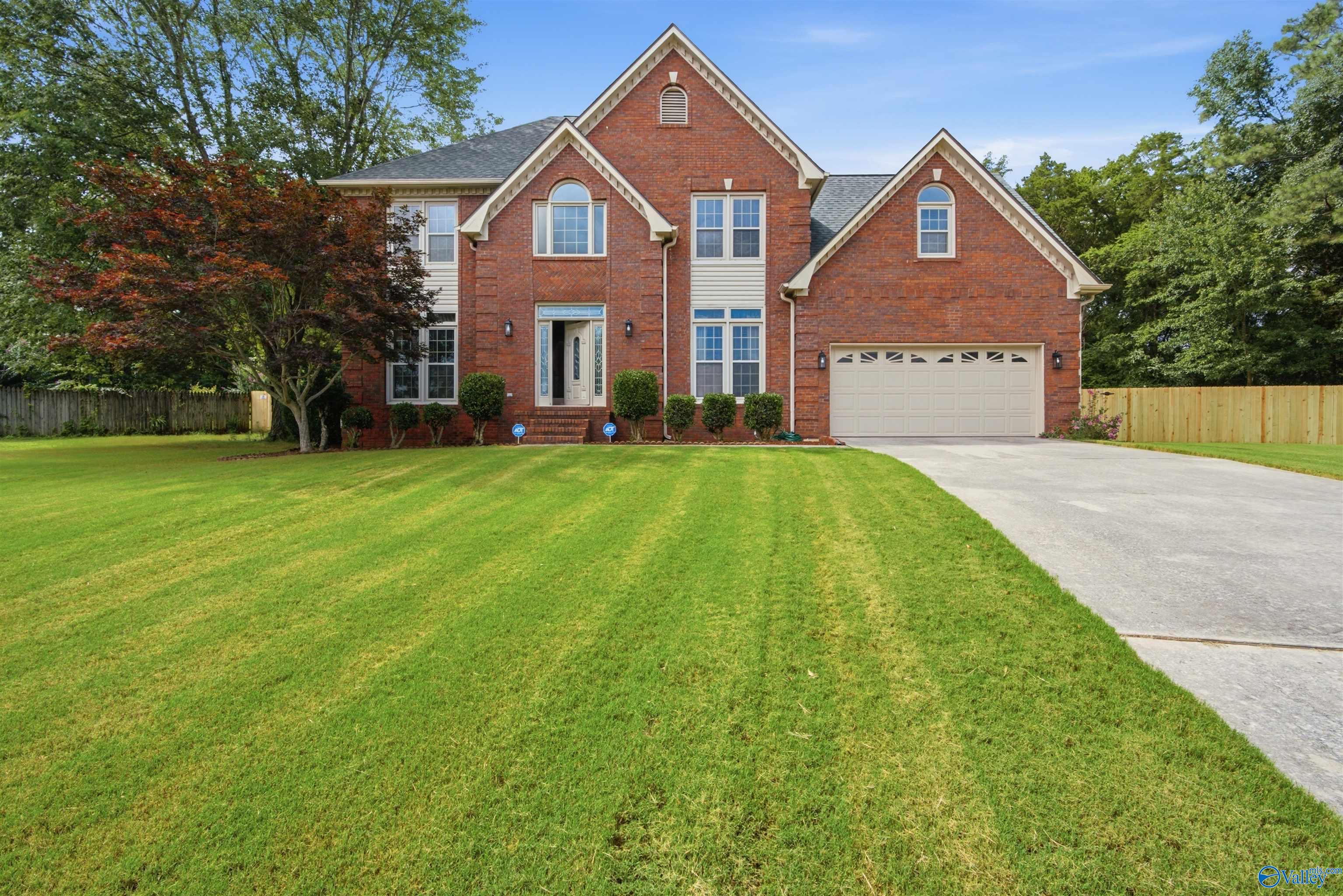134 Windingham Drive NW