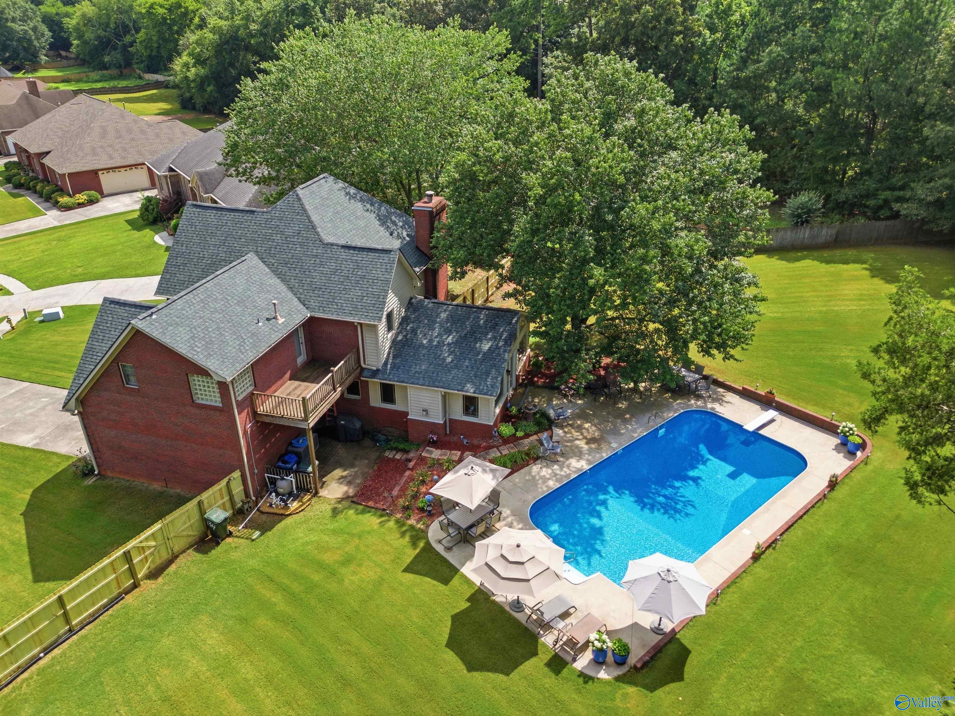 134 Windingham Drive NW