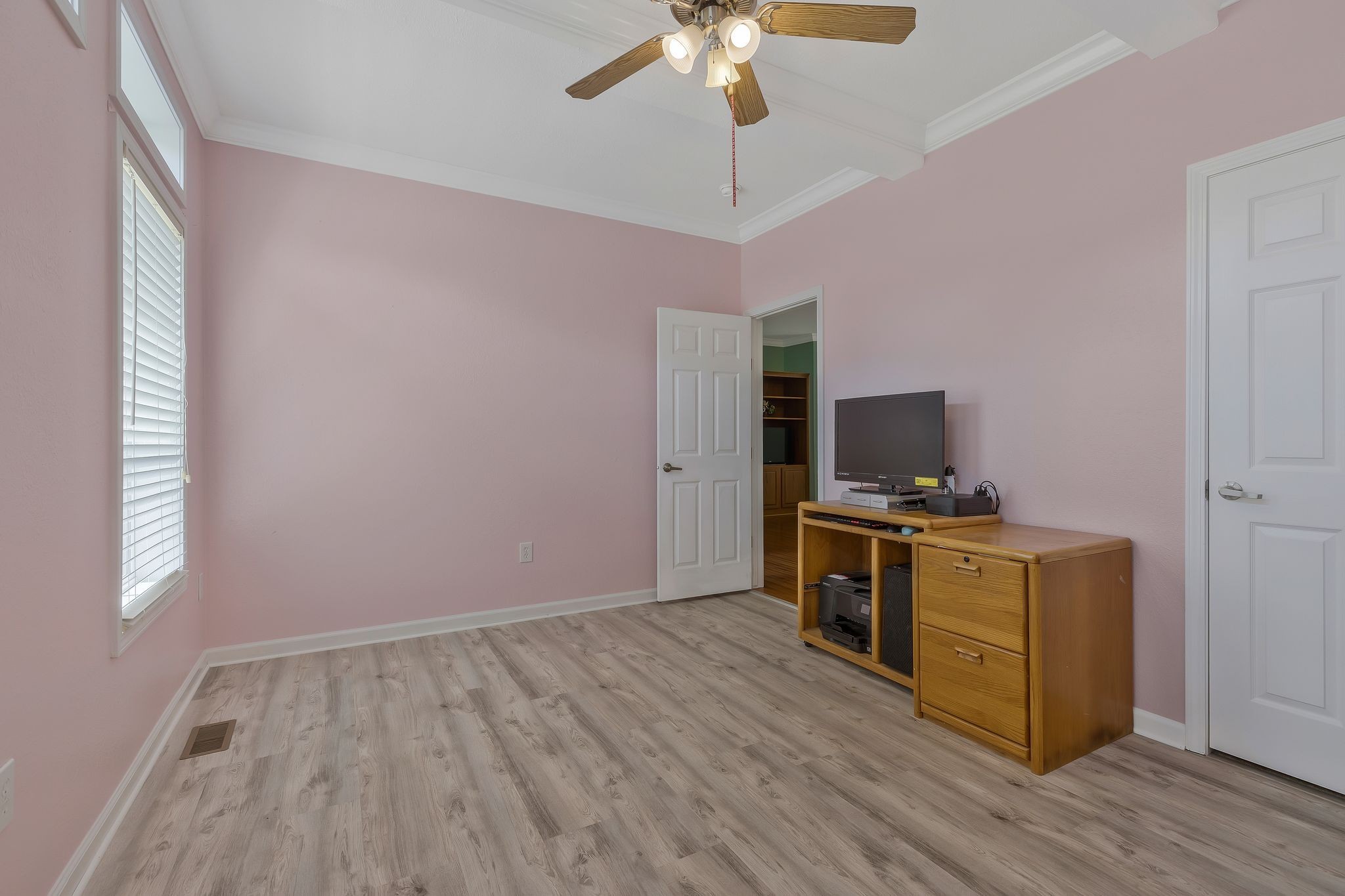 4595 Chestnut Ridge Rd